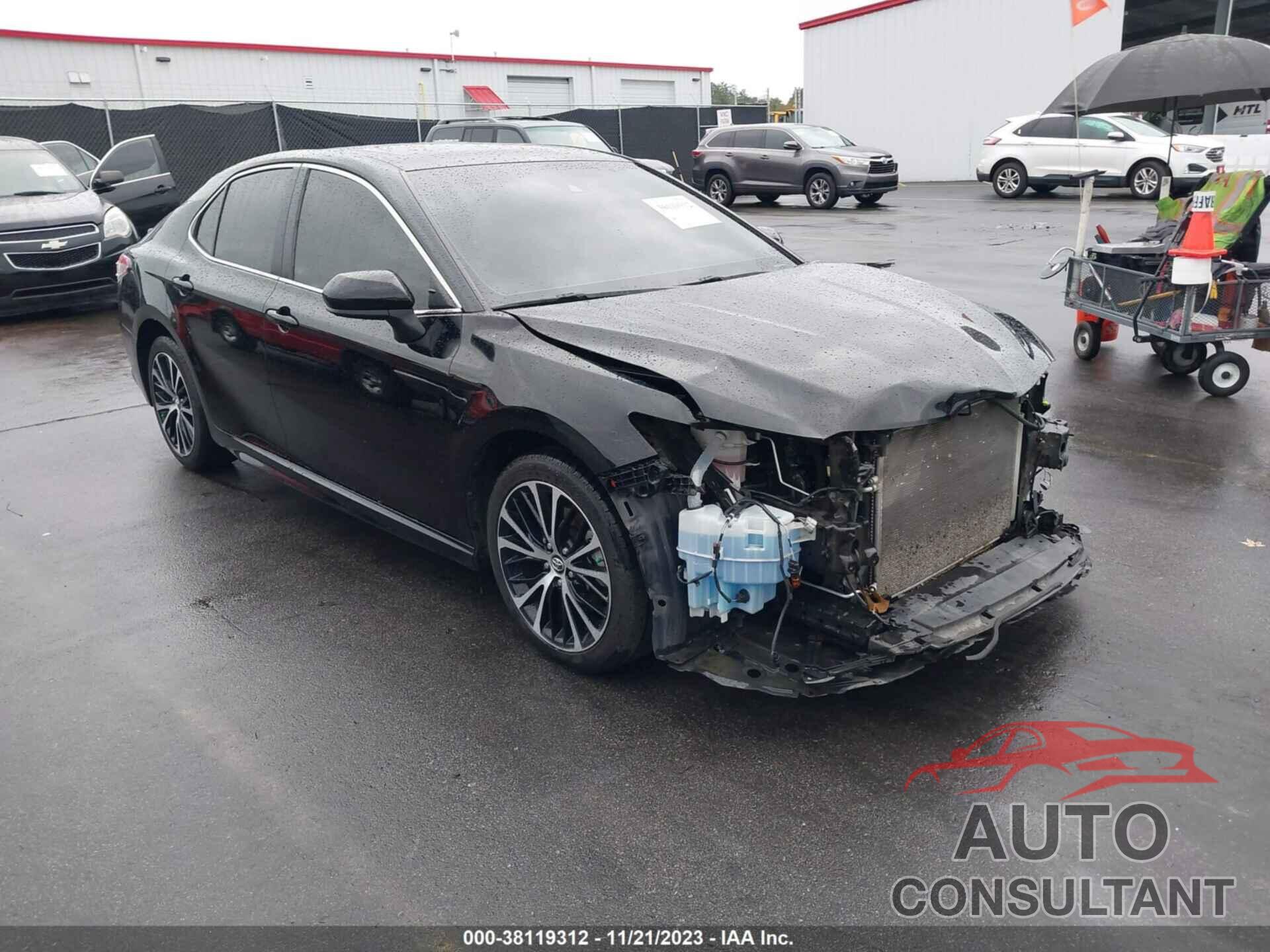 TOYOTA CAMRY 2018 - 4T1B11HK9JU667480