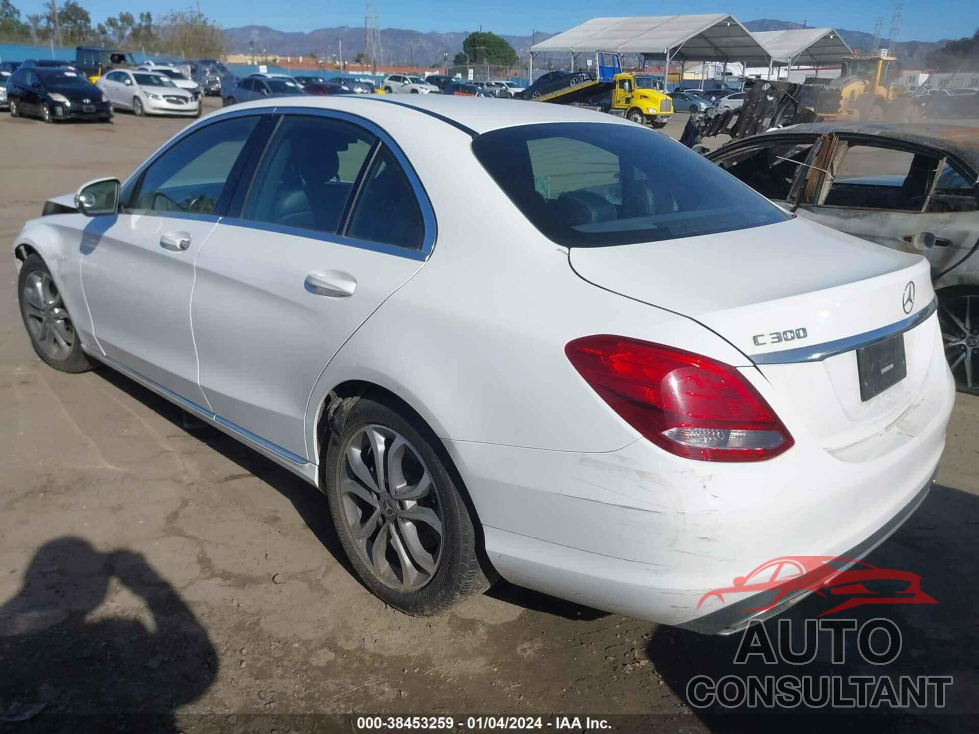 MERCEDES-BENZ C 300 2018 - 55SWF4JB9JU239581