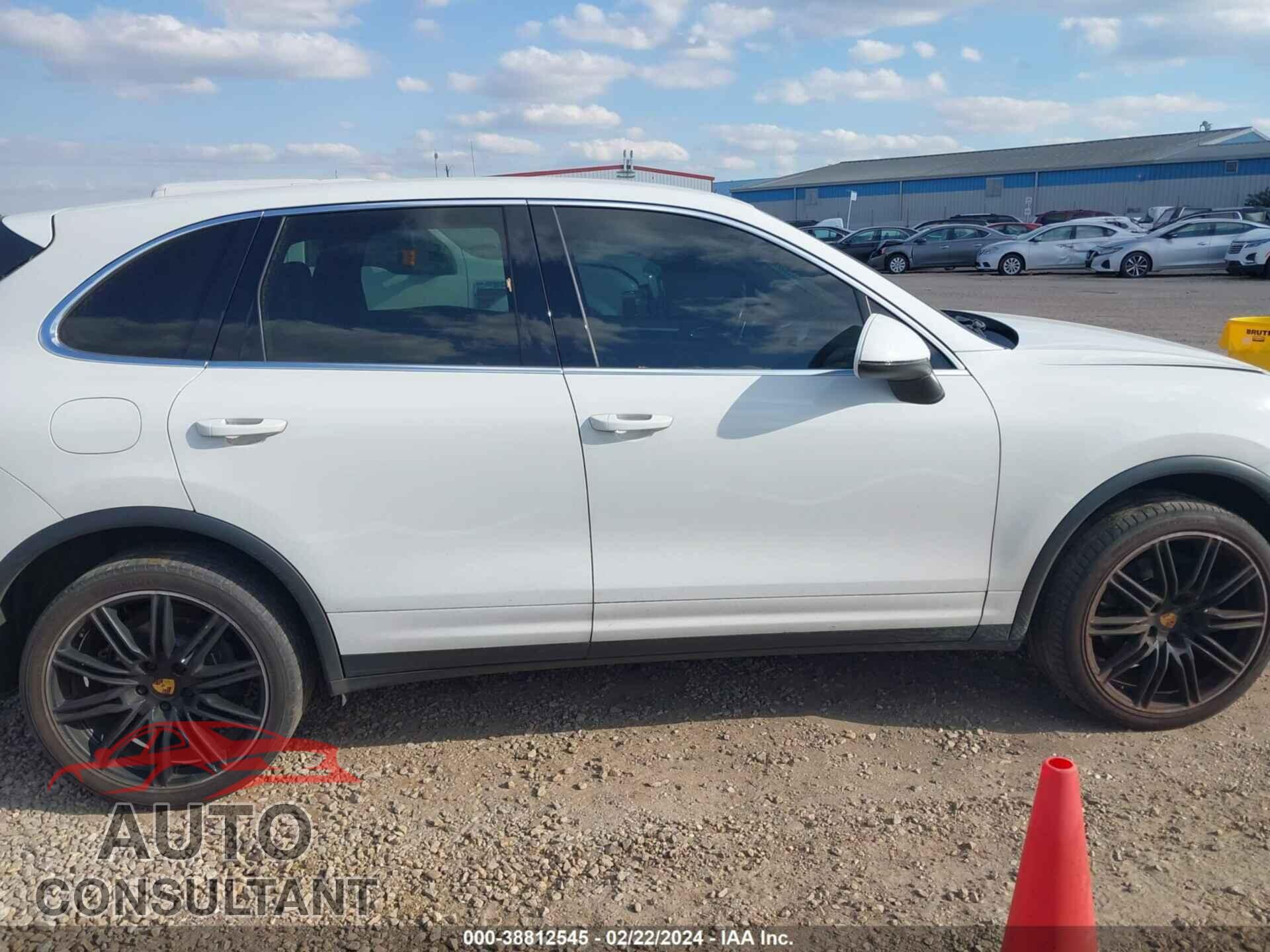 PORSCHE CAYENNE 2016 - WP1AA2A20GKA08786