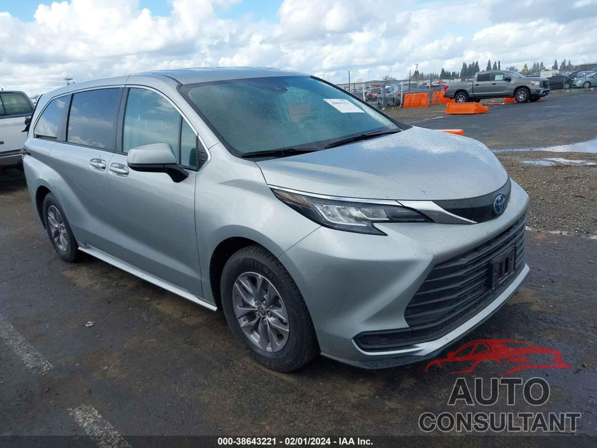 TOYOTA SIENNA 2022 - 5TDKSKFC0NS070604