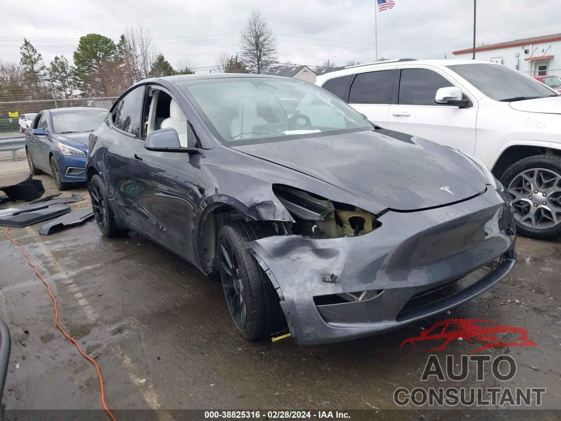 TESLA MODEL Y 2023 - 7SAYGAEE2PF682953