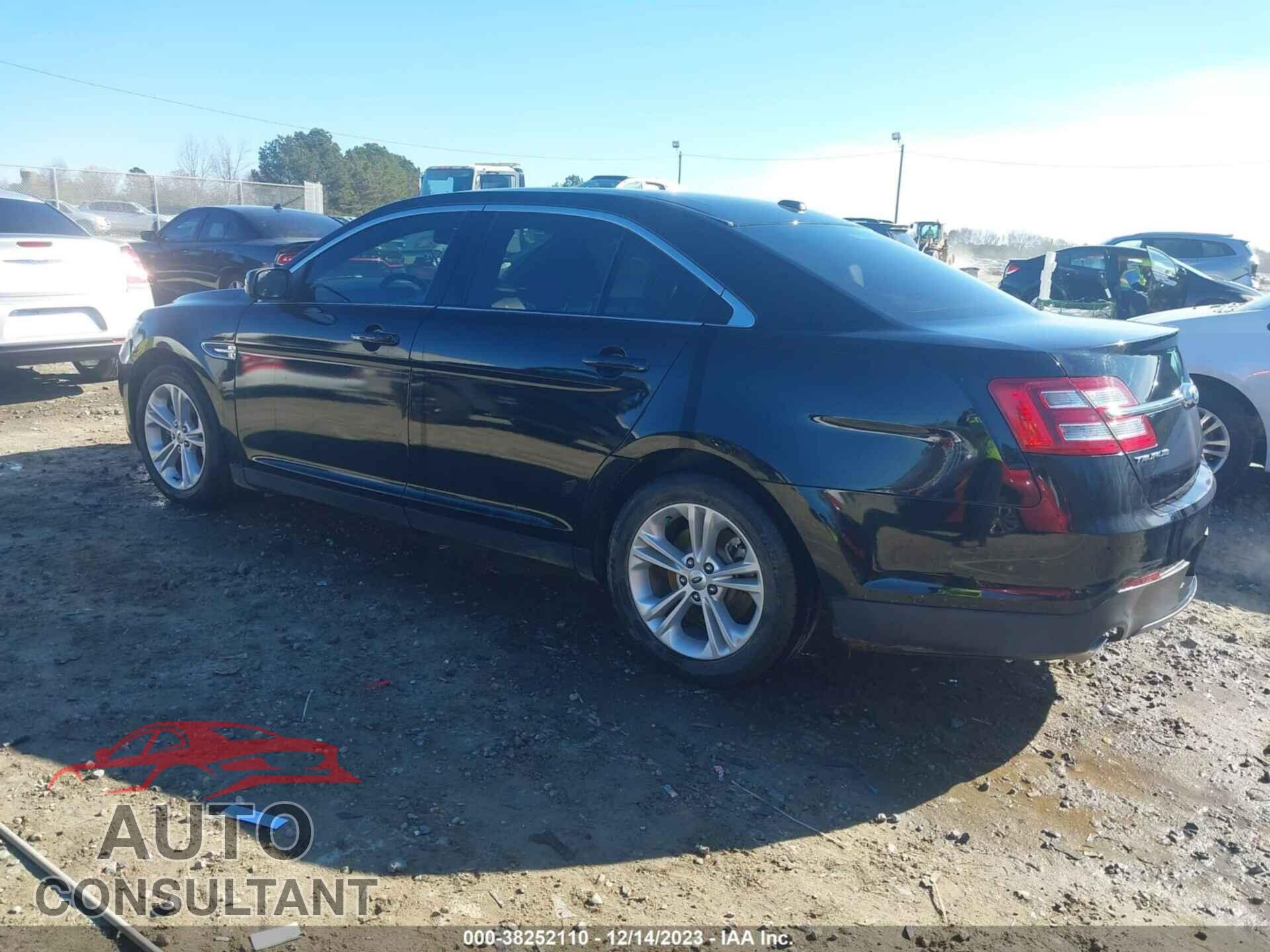 FORD TAURUS 2017 - 1FAHP2E84HG103665