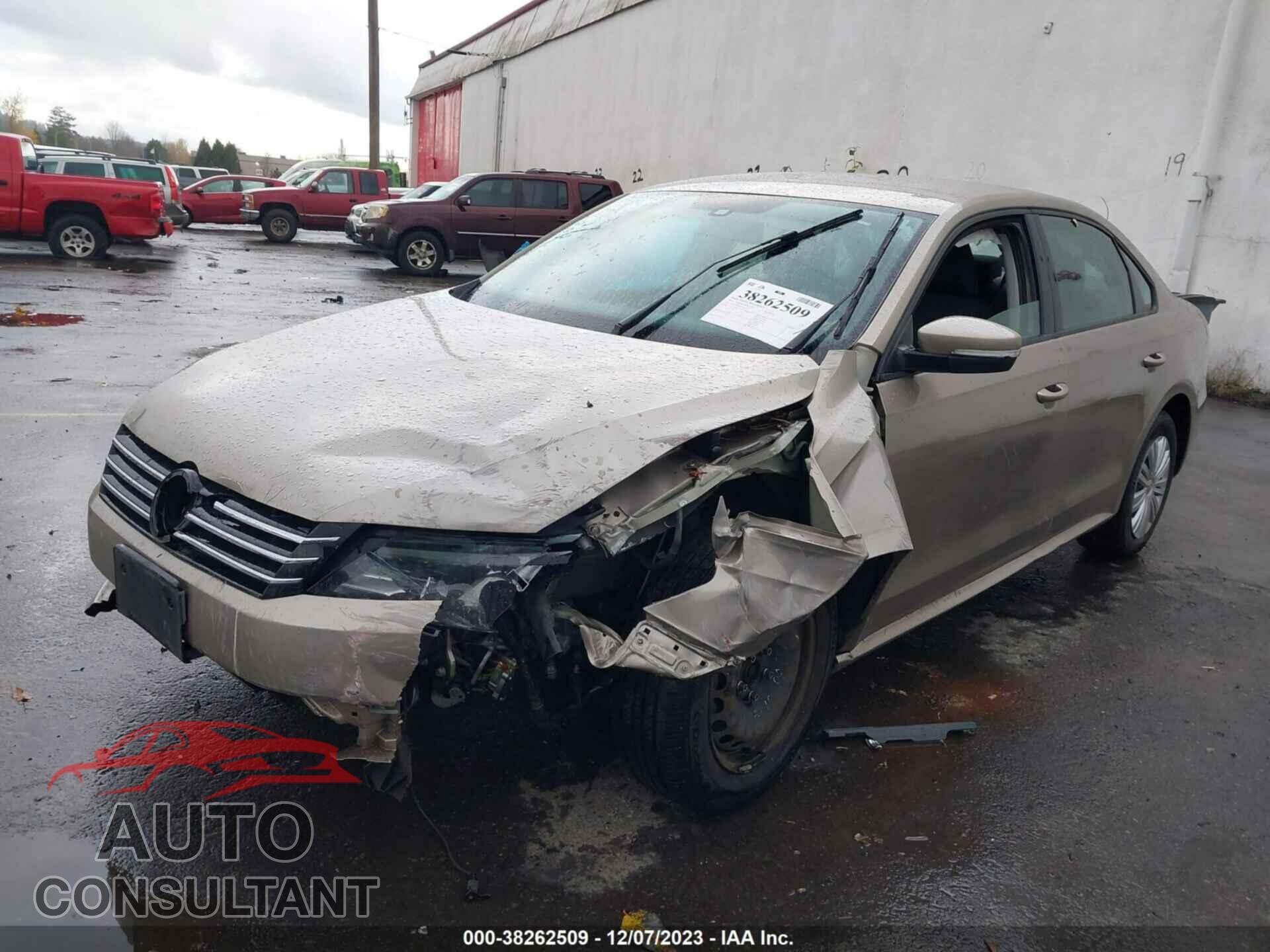 VOLKSWAGEN PASSAT 2015 - 1VWAT7A36FC009111