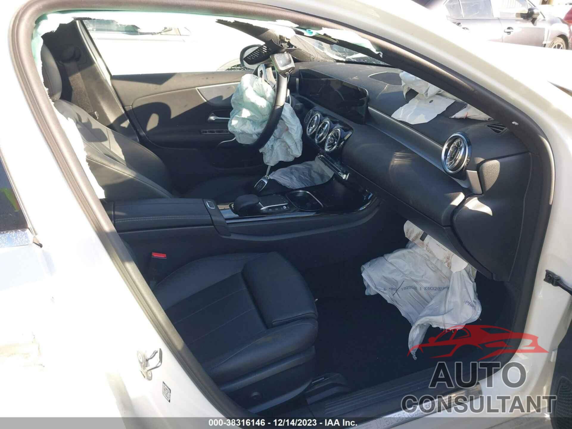 MERCEDES-BENZ A 2022 - W1K3G4EB1NJ342218