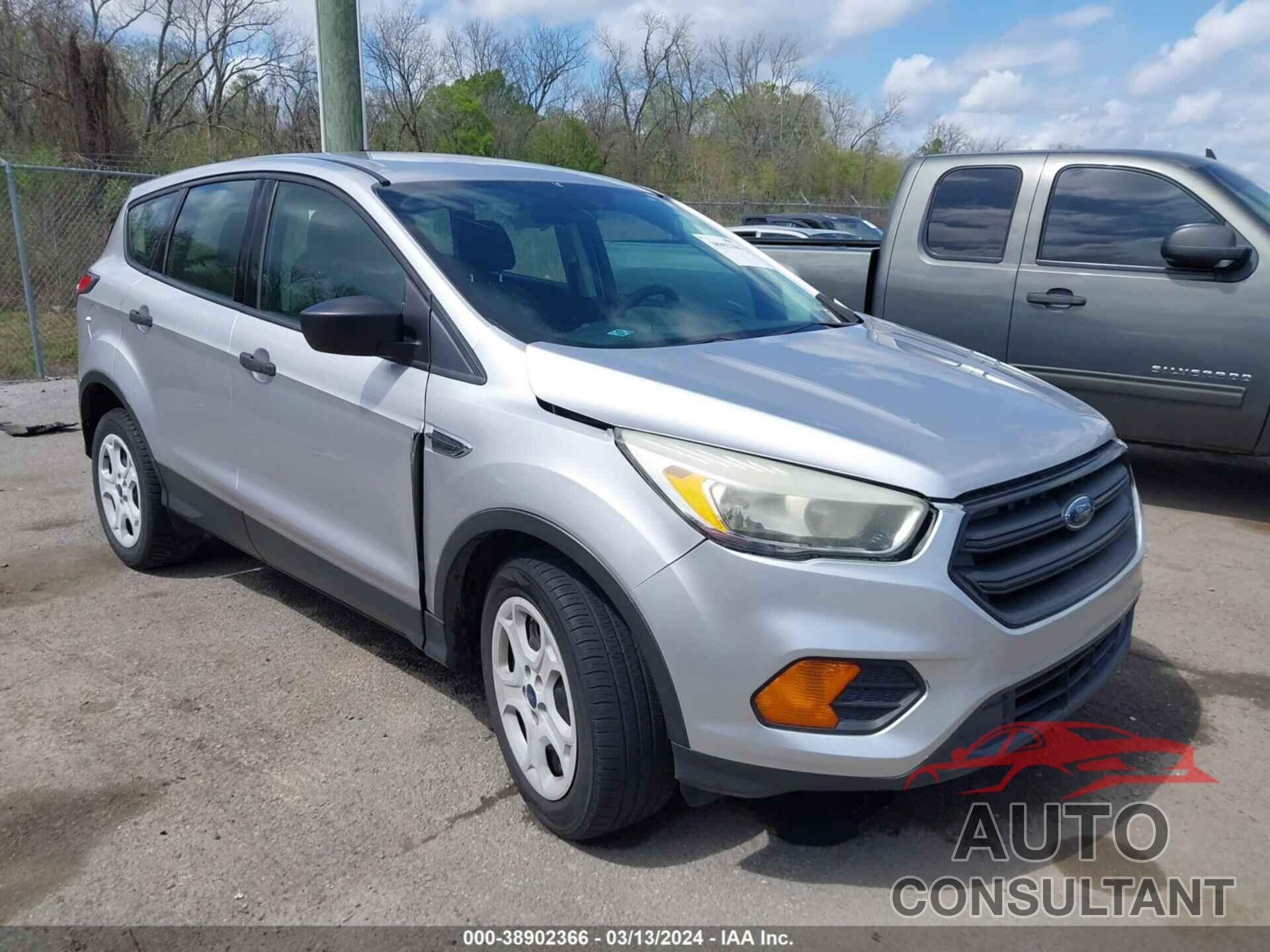 FORD ESCAPE 2017 - 1FMCU0F74HUA02579