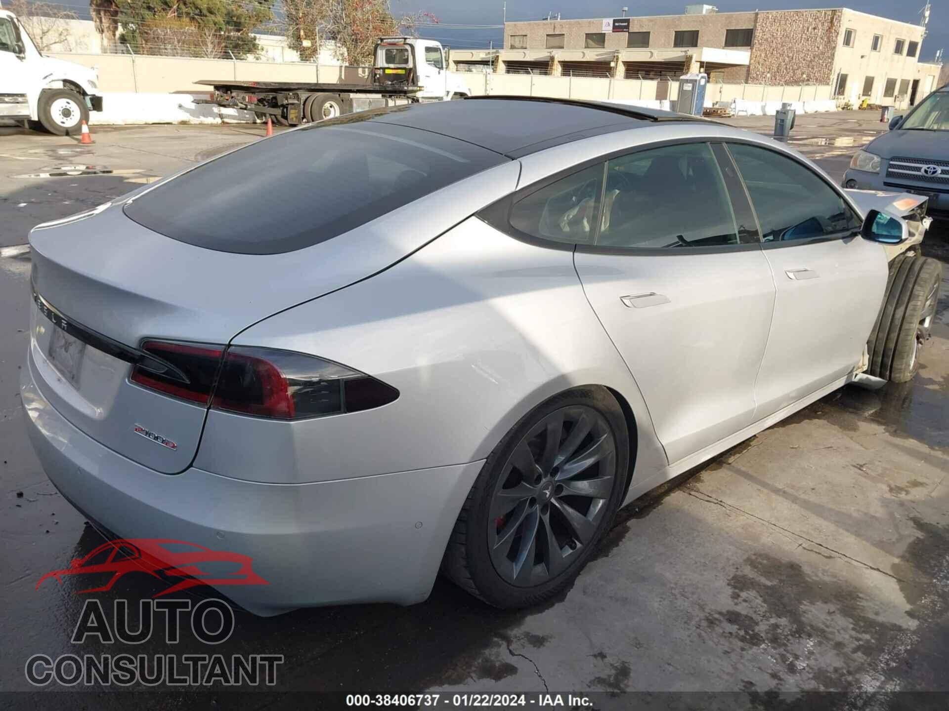 TESLA MODEL S 2018 - 5YJSA1E40JF236917