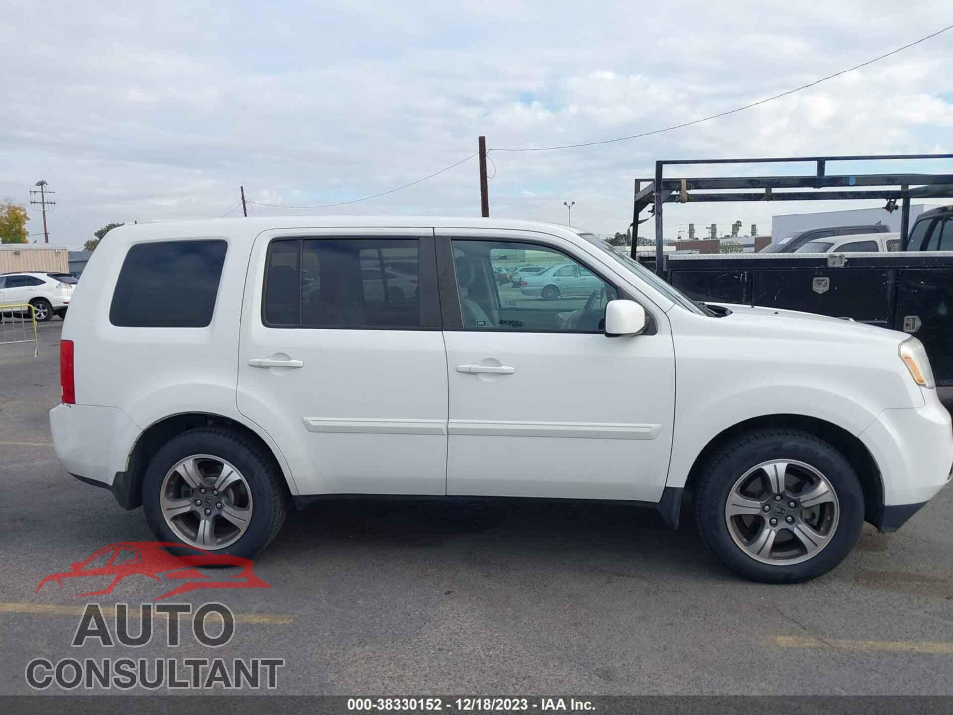 HONDA PILOT 2015 - 5FNYF3H34FB033532