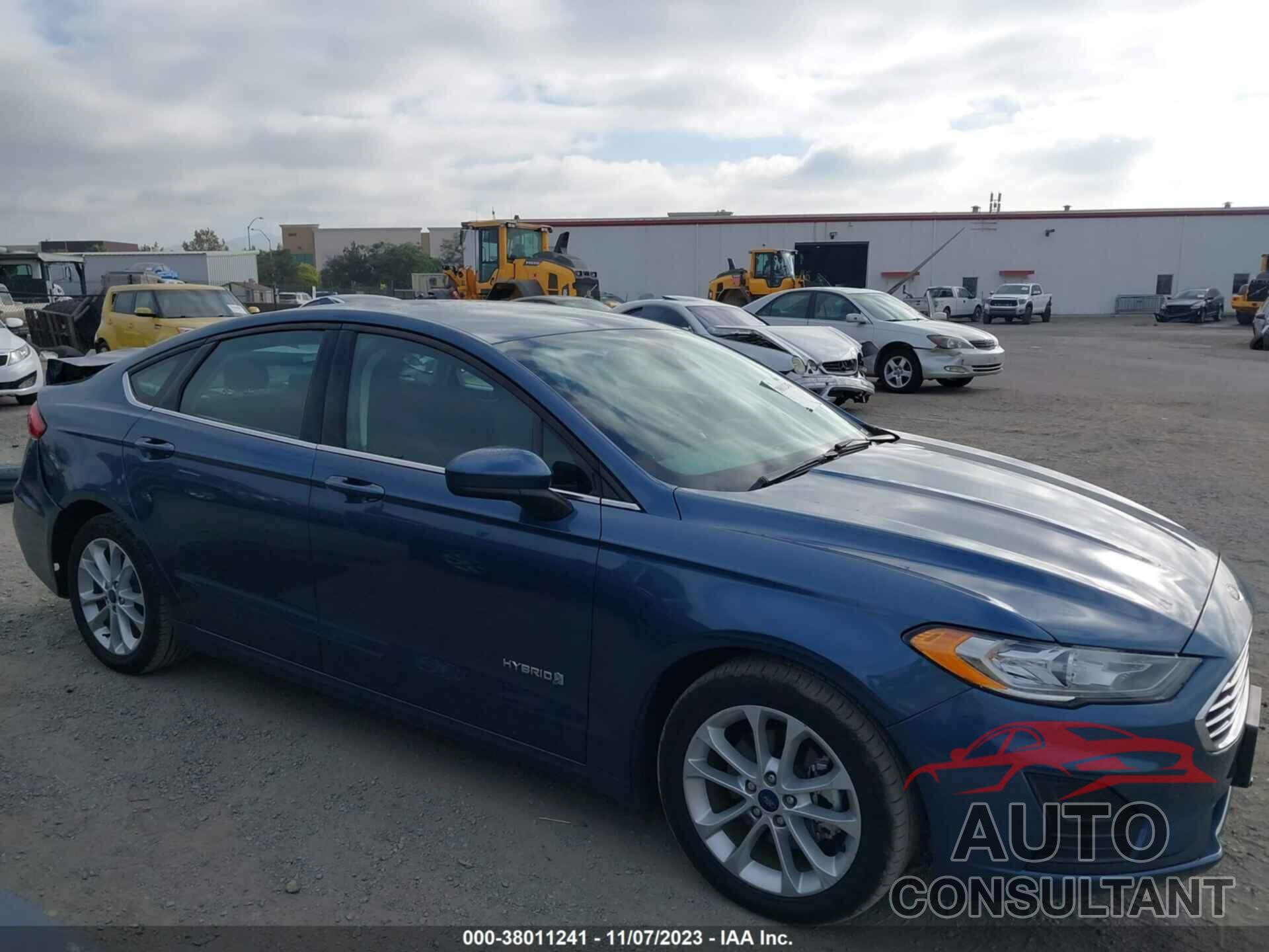 FORD FUSION HYBRID 2019 - 3FA6P0LU2KR175329