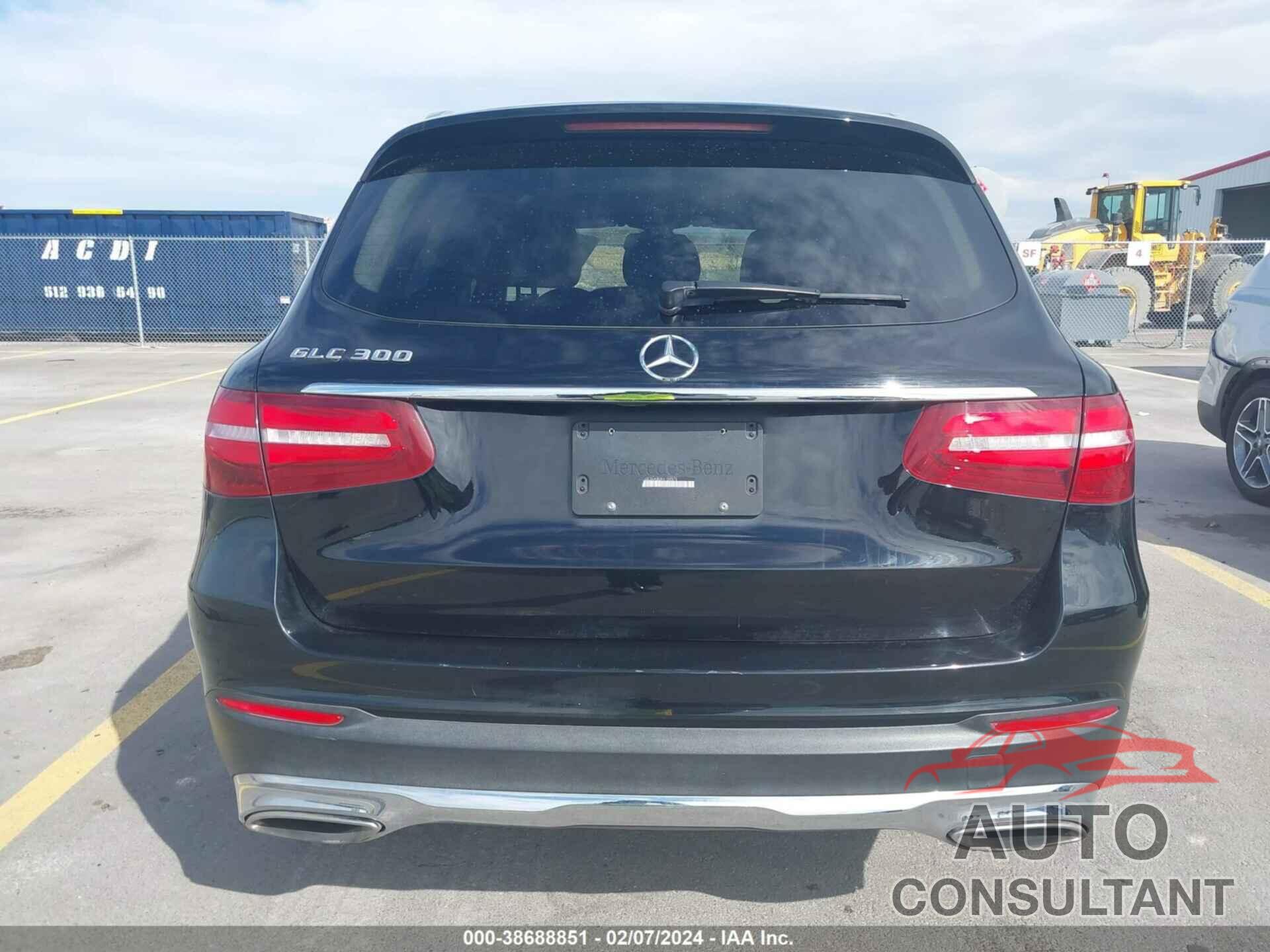 MERCEDES-BENZ GLC 300 2019 - WDC0G4JB2KV159573