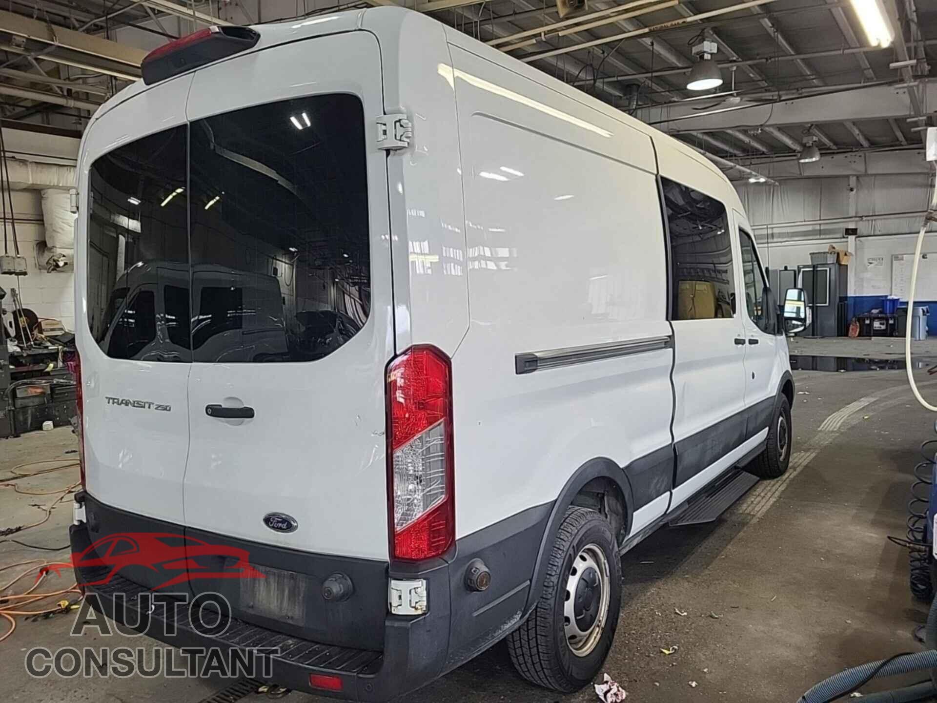 FORD TRANSIT 2019 - 1FTYR2CM3KKB13063