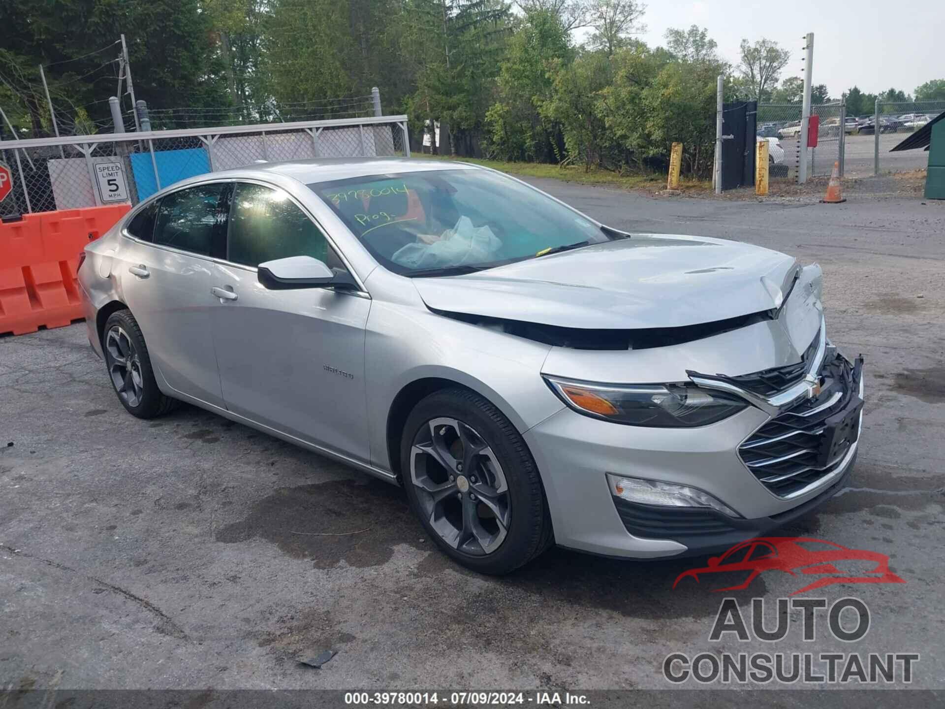 CHEVROLET MALIBU 2021 - 1G1ZD5ST5MF073473