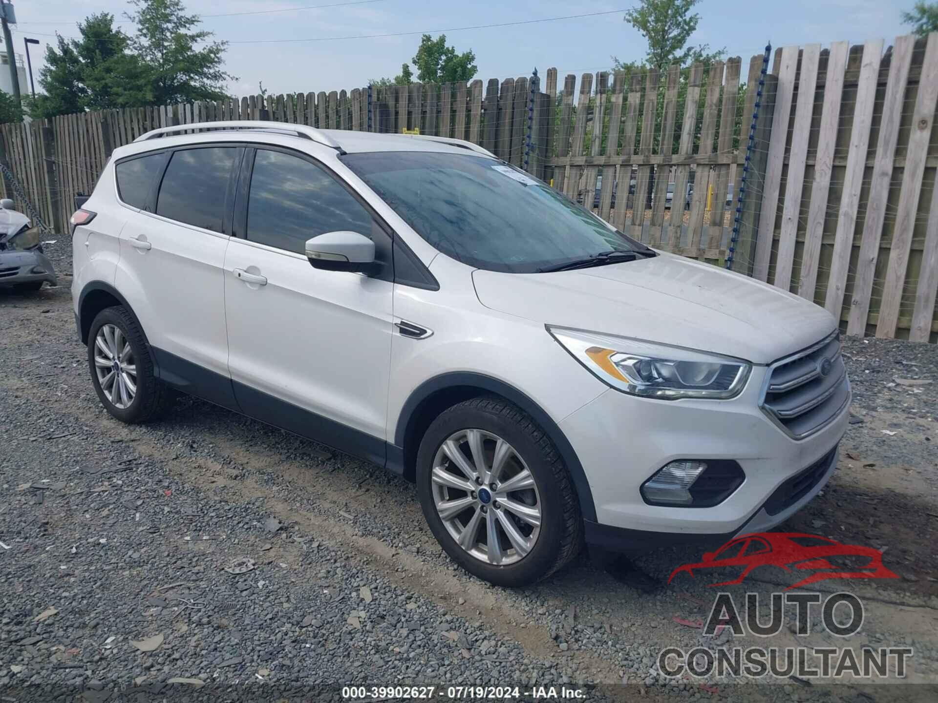 FORD ESCAPE 2017 - 1FMCU0JD8HUC31702