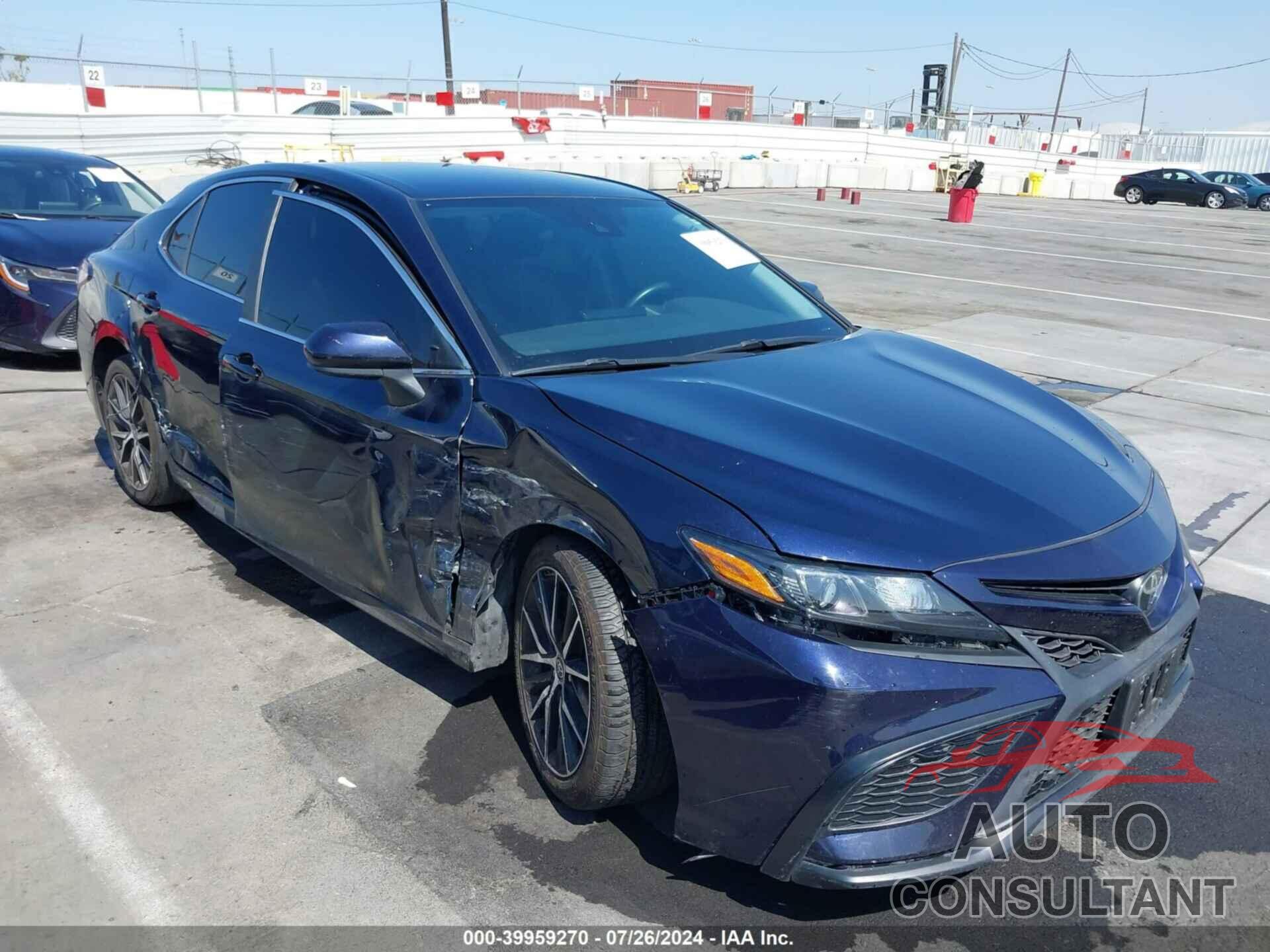 TOYOTA CAMRY 2021 - 4T1G11AKXMU542489