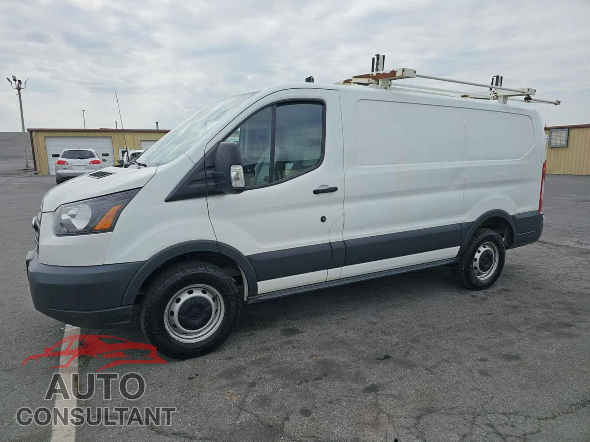 FORD TRANSIT 2017 - 1FTYR1YM5HKB49574