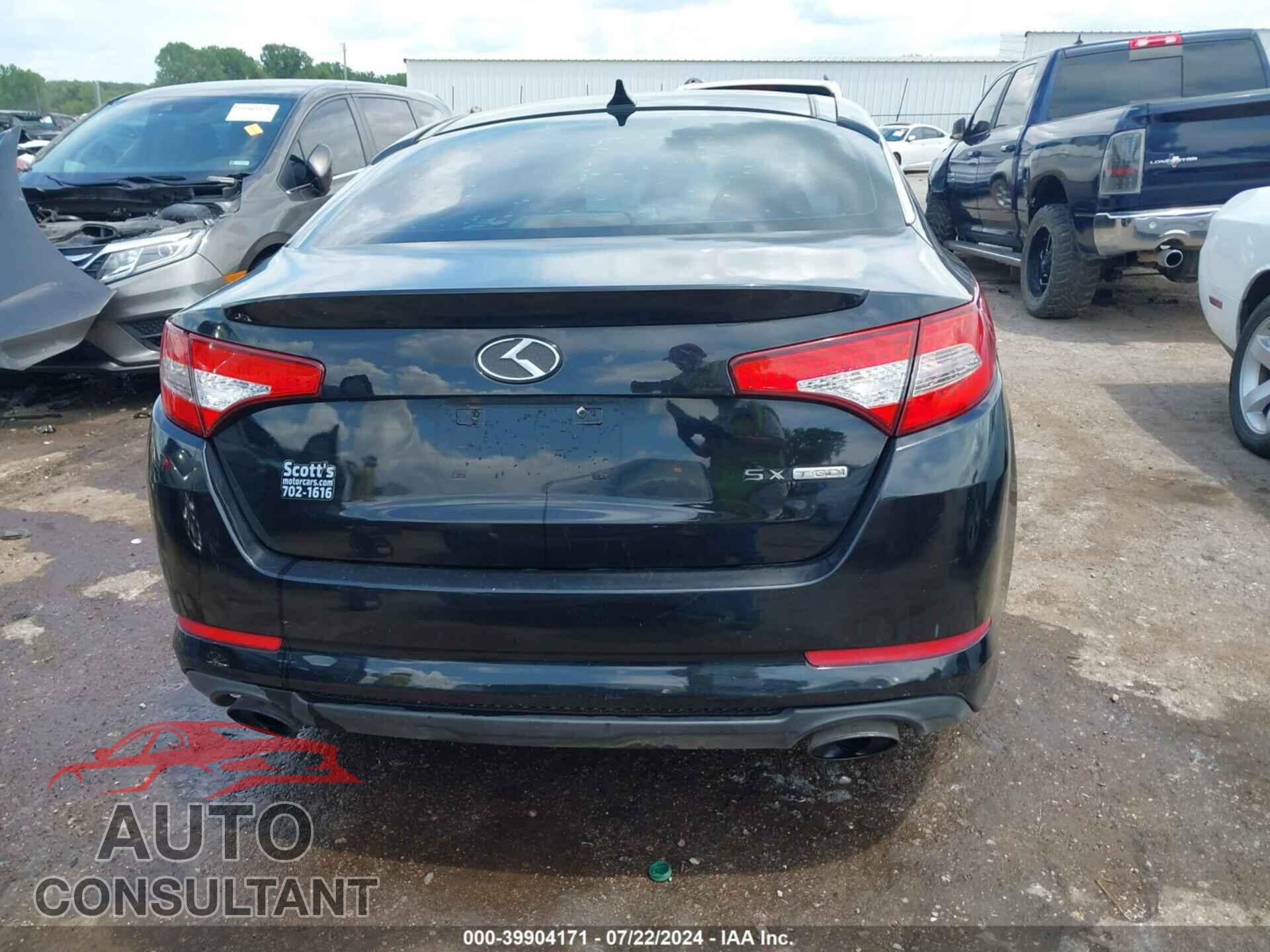 KIA OPTIMA 2011 - KNAGR4A69B5126357