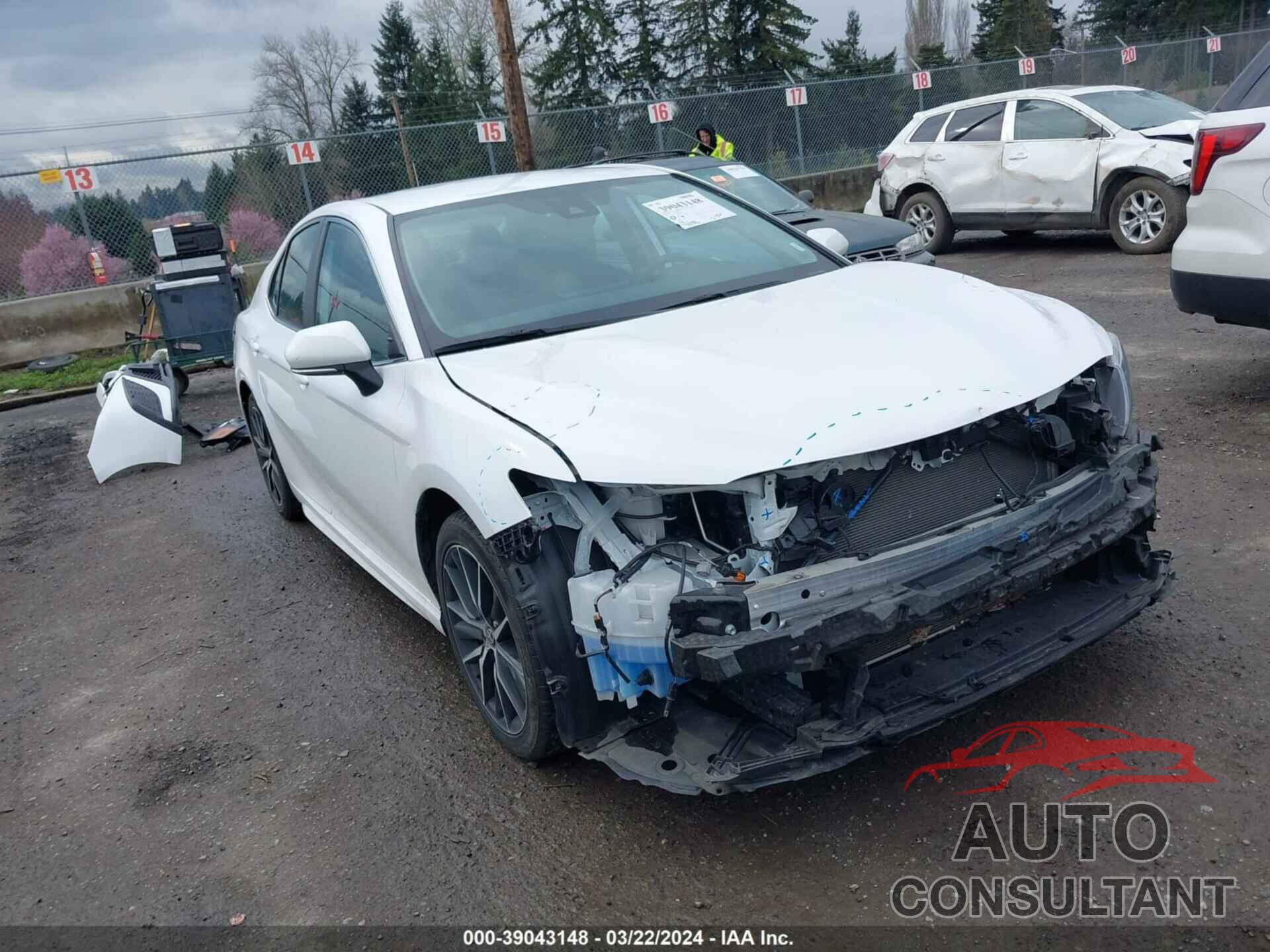 TOYOTA CAMRY 2022 - 4T1G11AK6NU675557