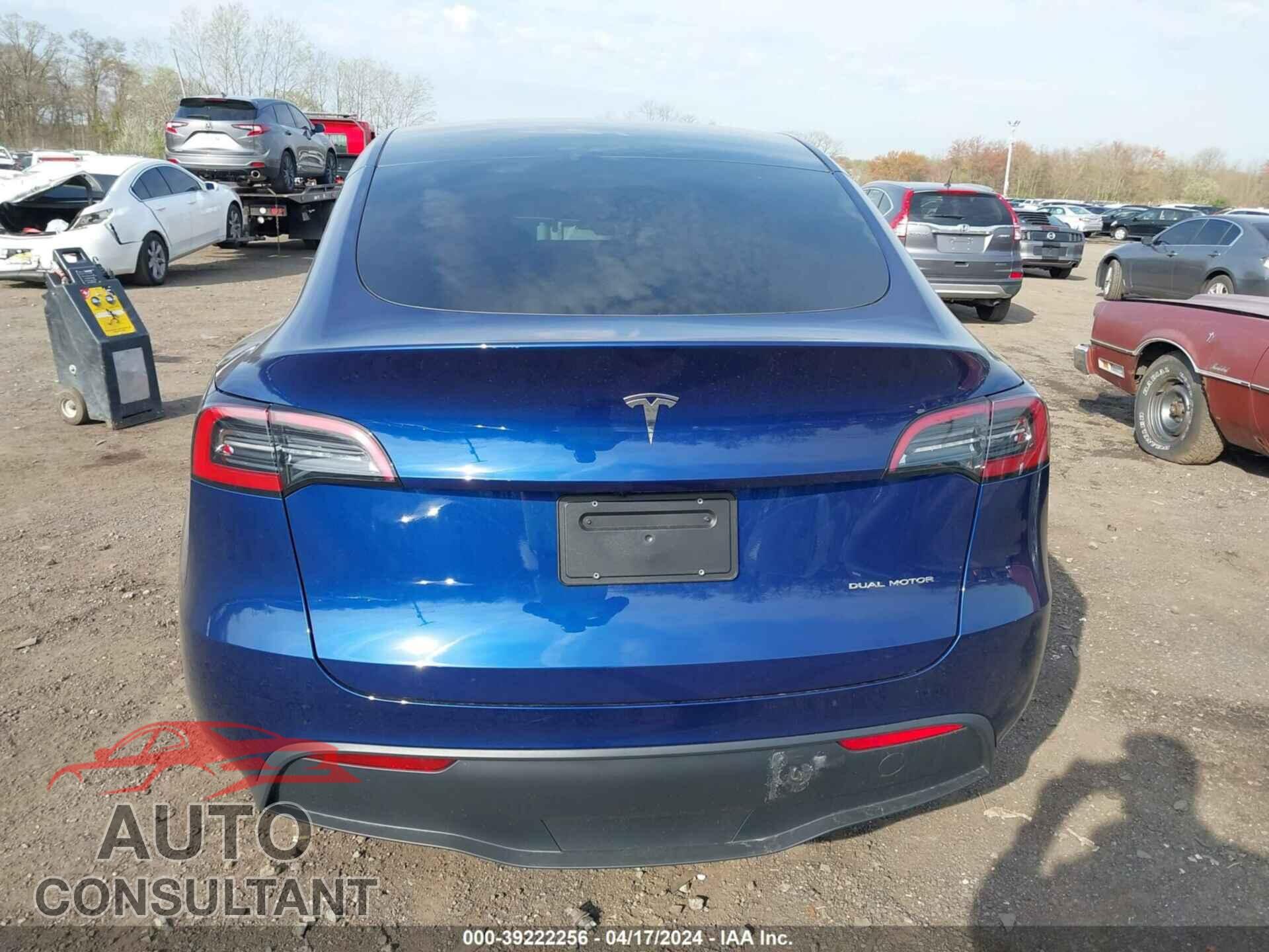 TESLA MODEL Y 2024 - 7SAYGDEE7RF033265