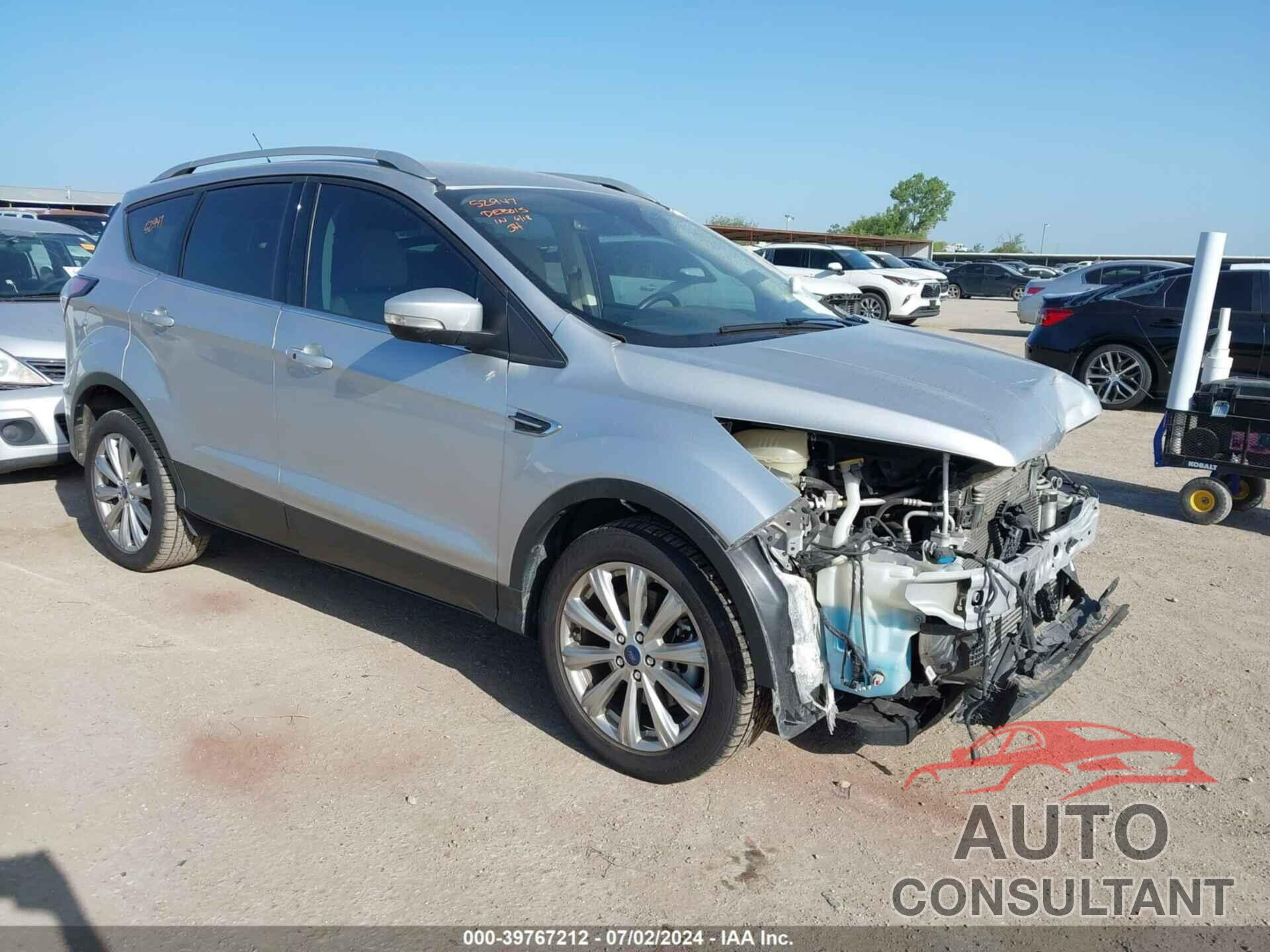 FORD ESCAPE 2017 - 1FMCU0J98HUE71957