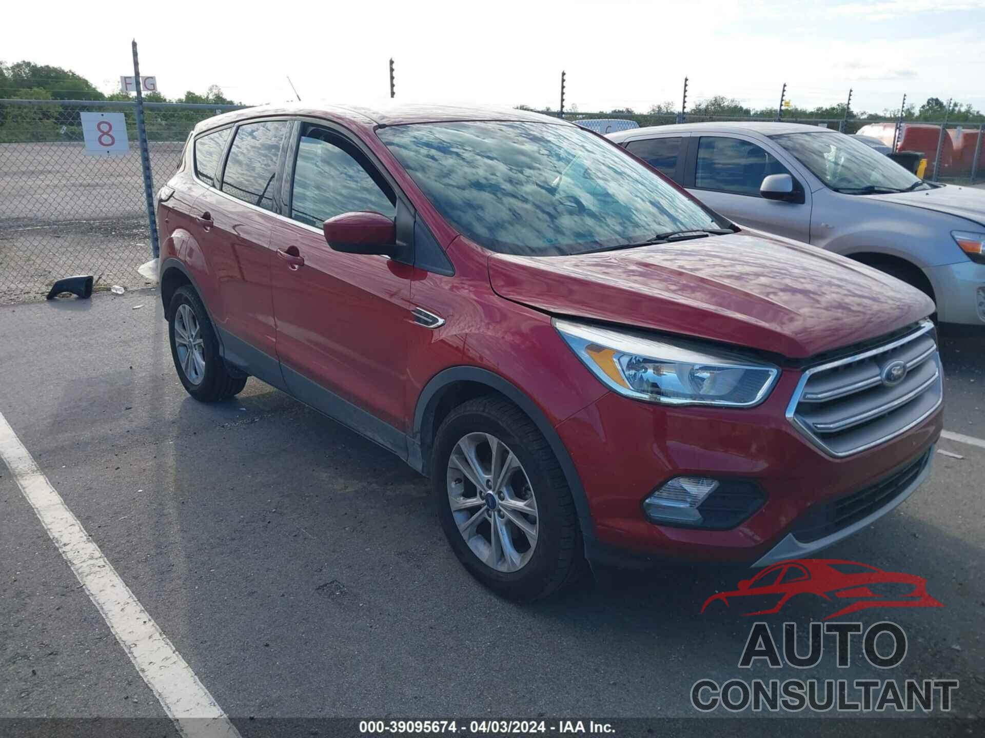 FORD ESCAPE 2017 - 1FMCU0GD9HUE33794