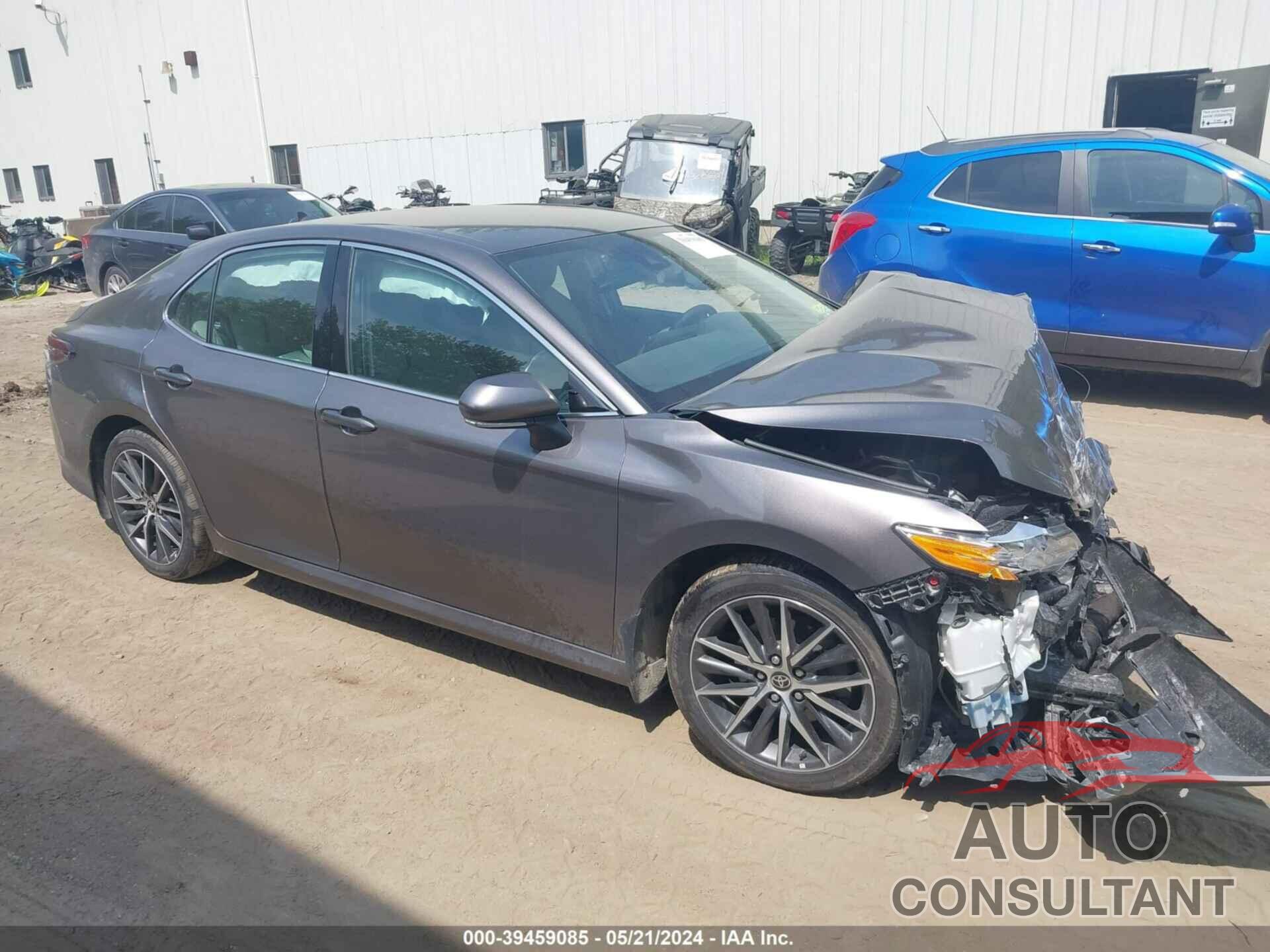 TOYOTA CAMRY 2023 - 4T1F11BK0PU079549