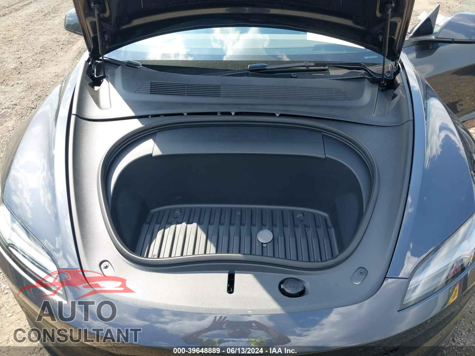 TESLA MODEL 3 2024 - 5YJ3E1EA3RF740369