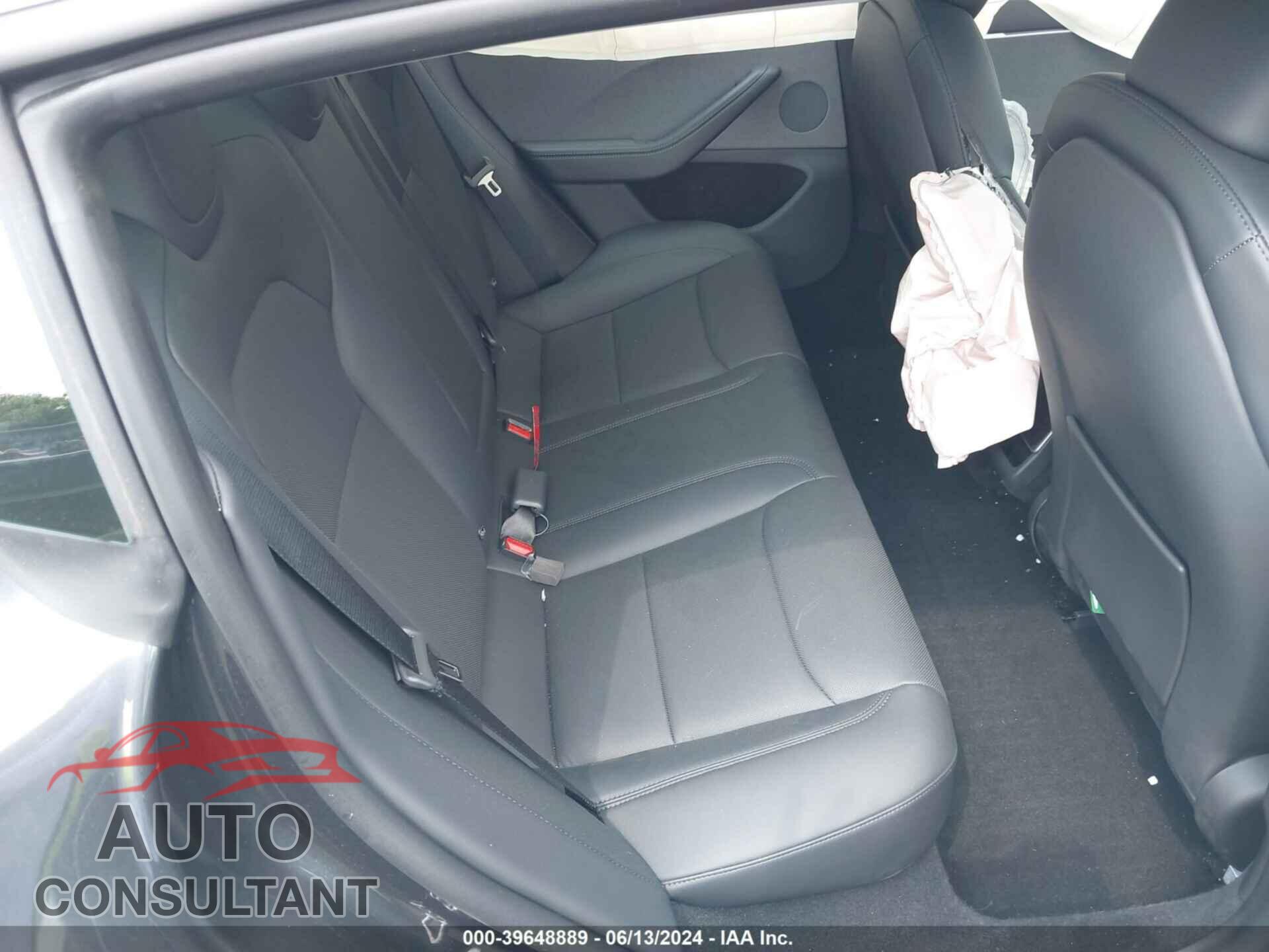 TESLA MODEL 3 2024 - 5YJ3E1EA3RF740369