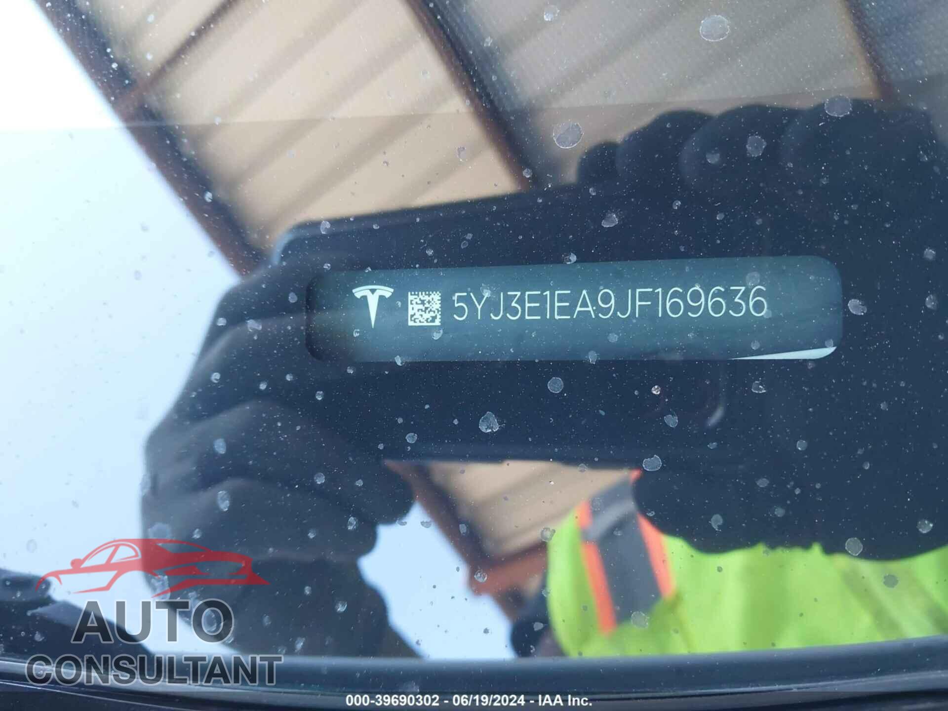 TESLA MODEL 3 2018 - 5YJ3E1EA9JF169636