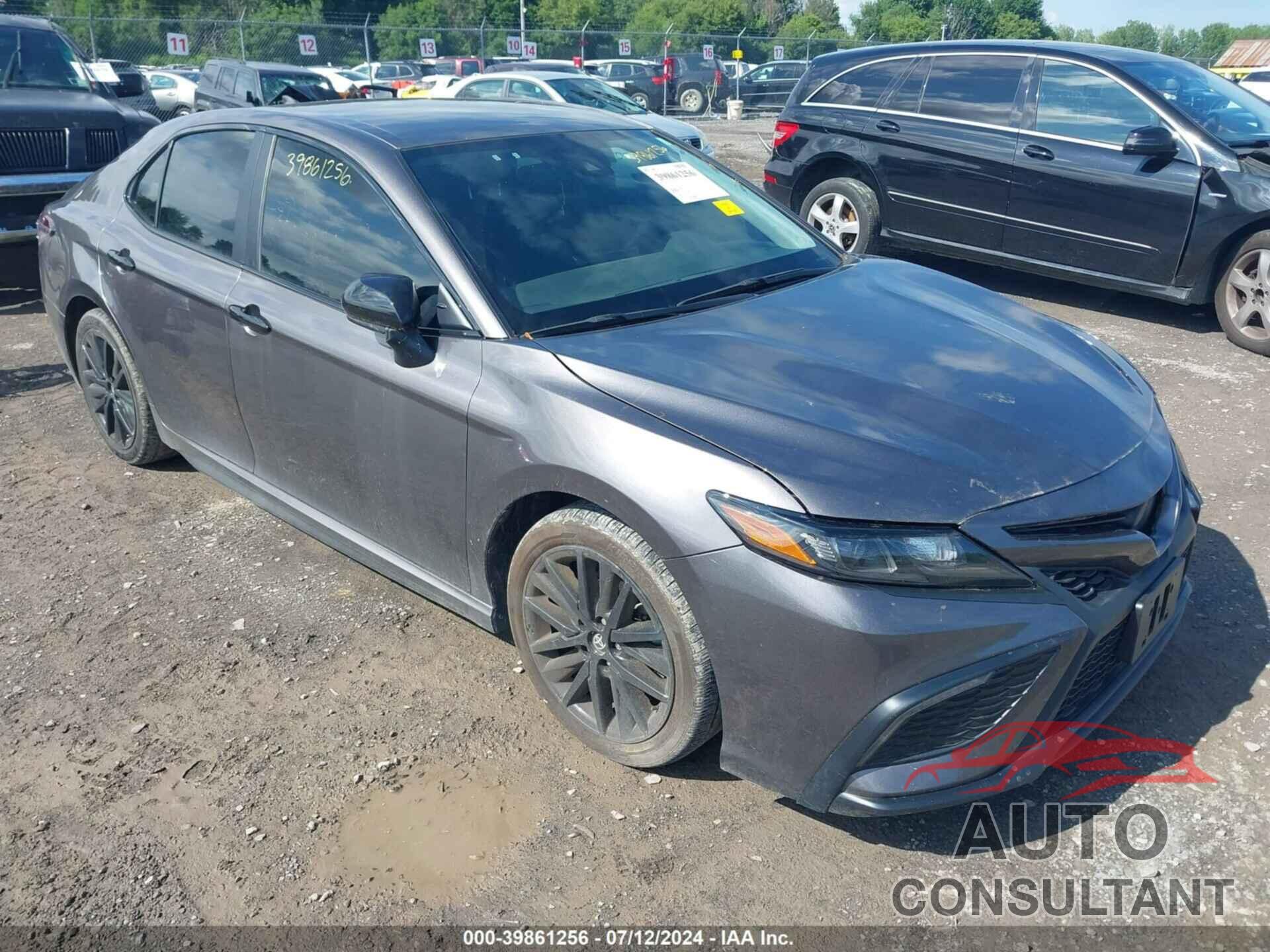 TOYOTA CAMRY 2022 - 4T1G11BK2NU055724