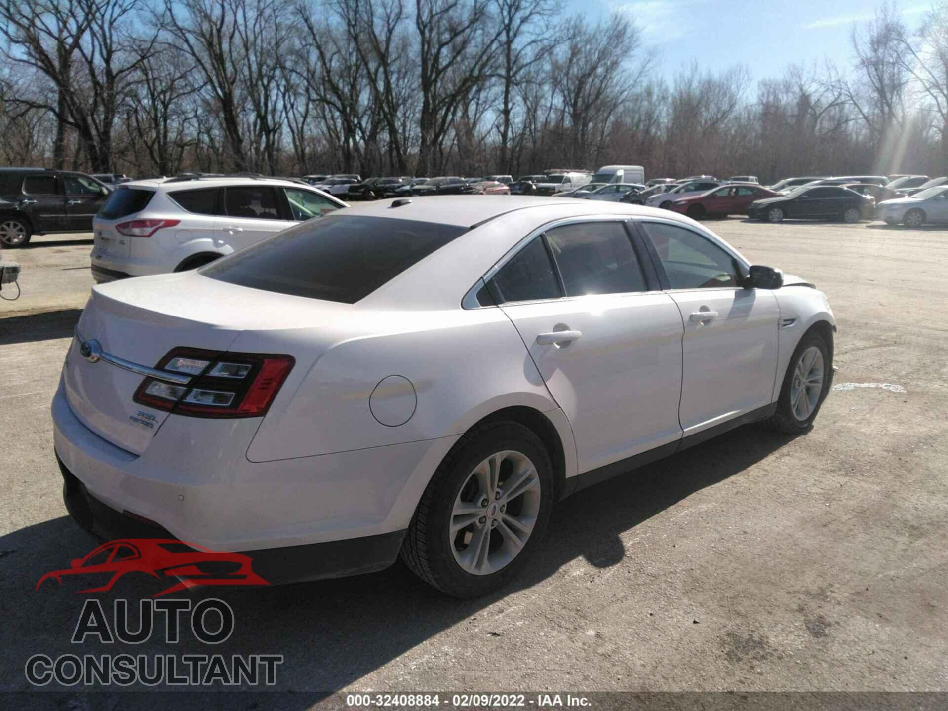 FORD TAURUS 2017 - 1FAHP2E84HG128968