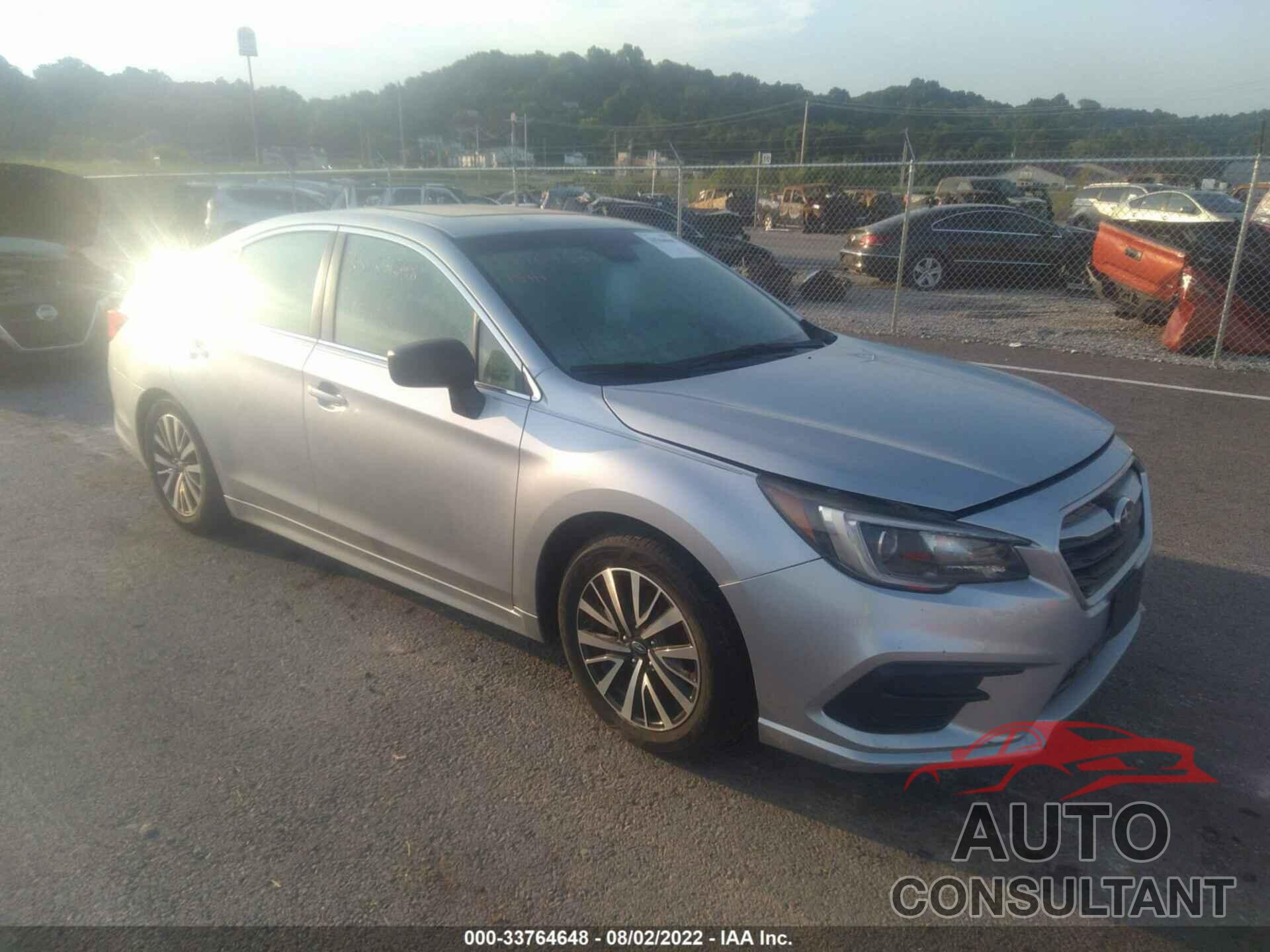 SUBARU LEGACY 2019 - 4S3BNAB60K3010305