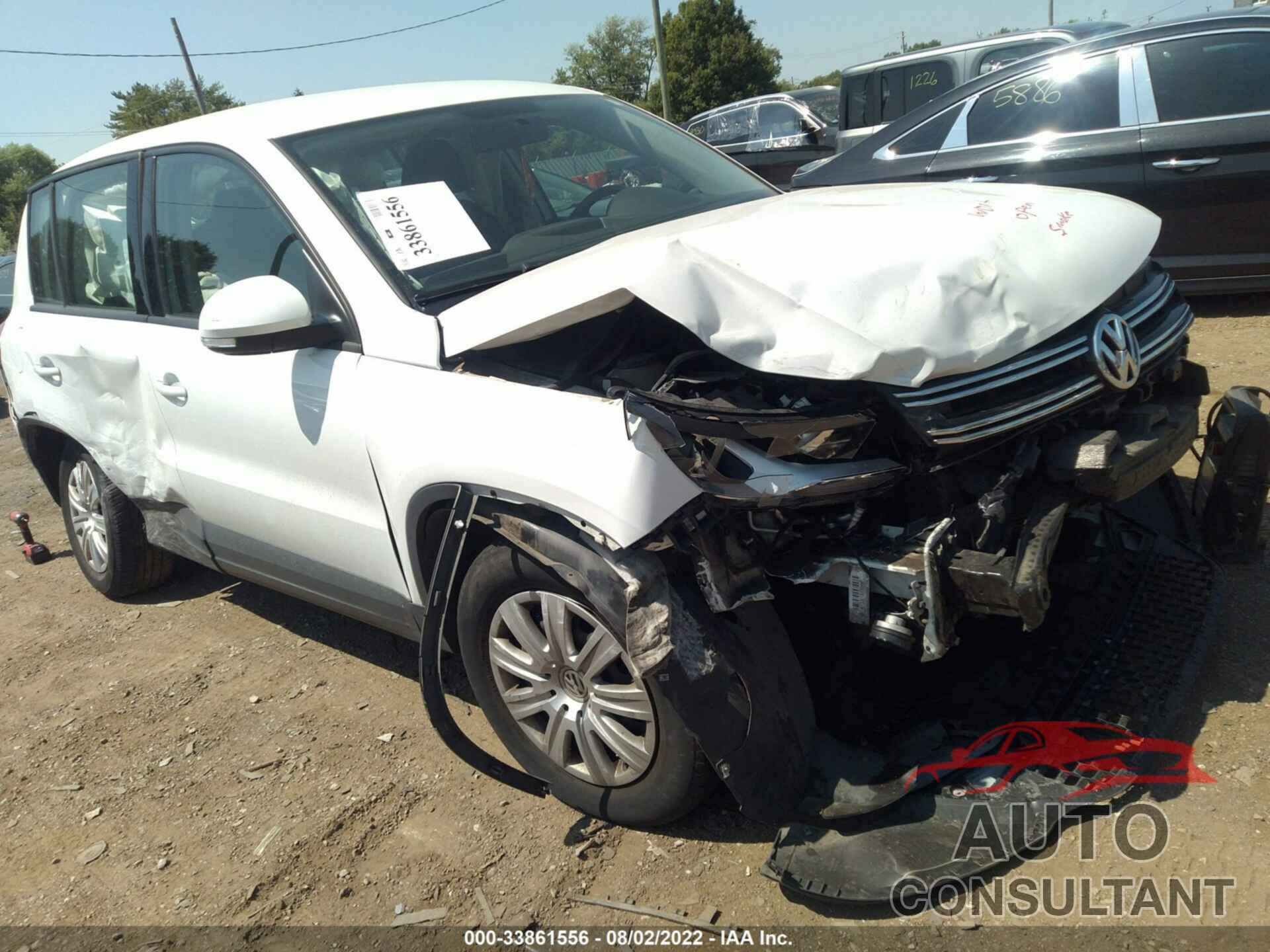 VOLKSWAGEN TIGUAN LIMITED 2018 - WVGBV7AX0JK006056