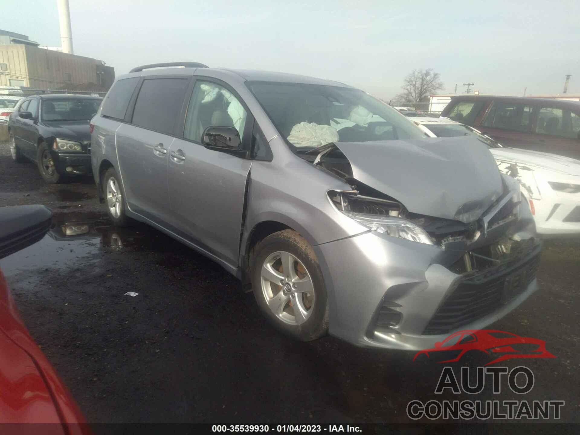 TOYOTA SIENNA 2018 - 5TDKZ3DC4JS959033