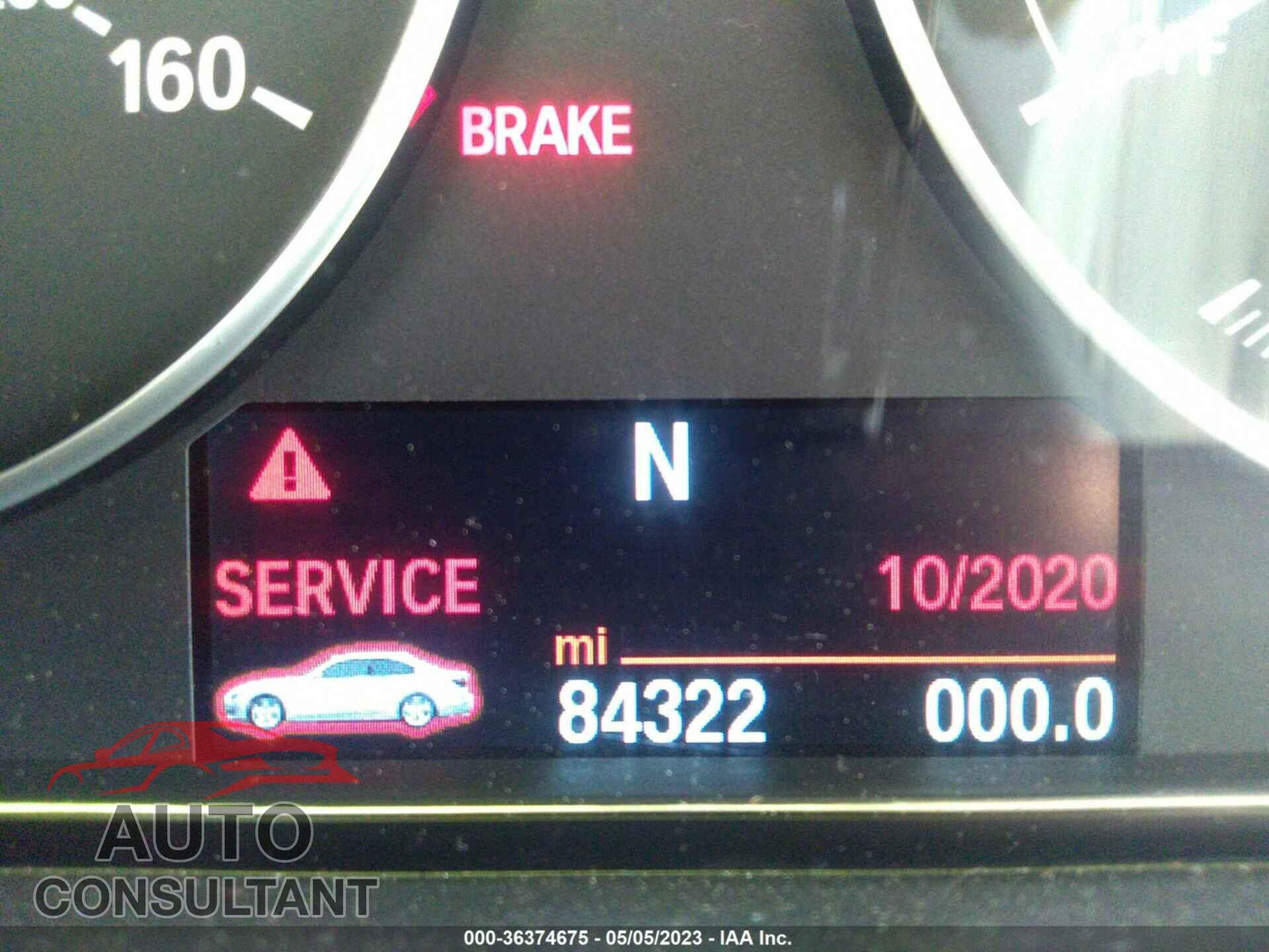 BMW 3 SERIES 2016 - WBA8A9C57GK617841