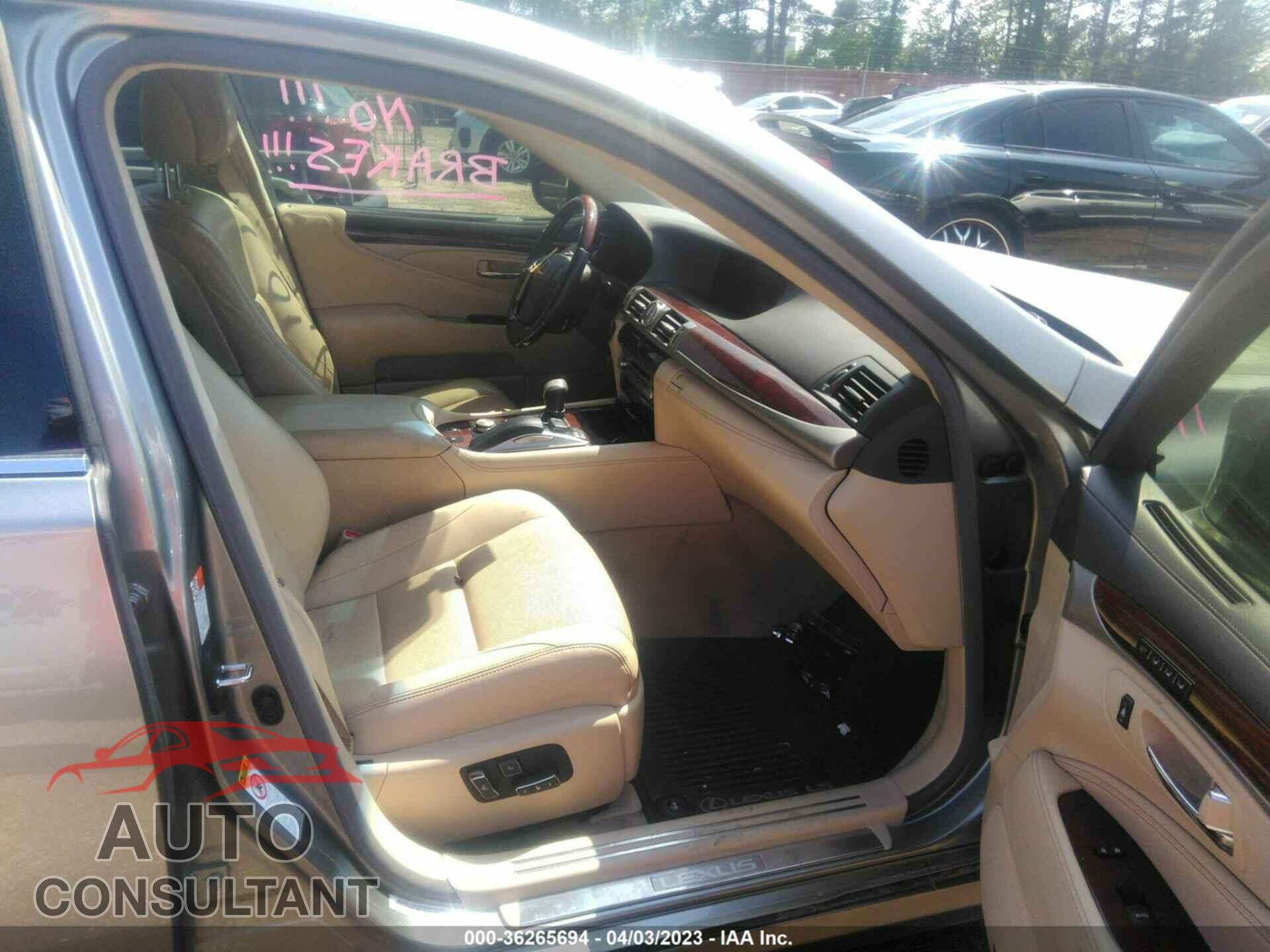 LEXUS LS 460 2016 - JTHGL5EF8G5056229