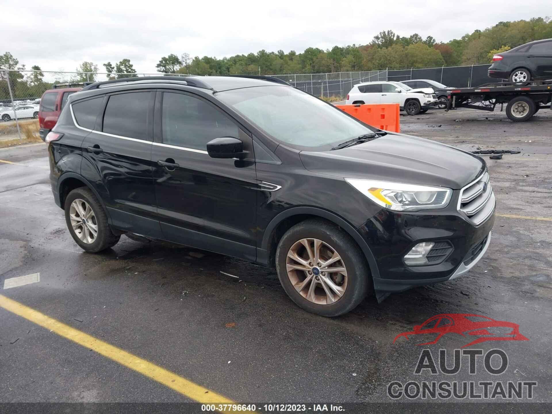 FORD ESCAPE 2017 - 1FMCU0GD3HUC22610