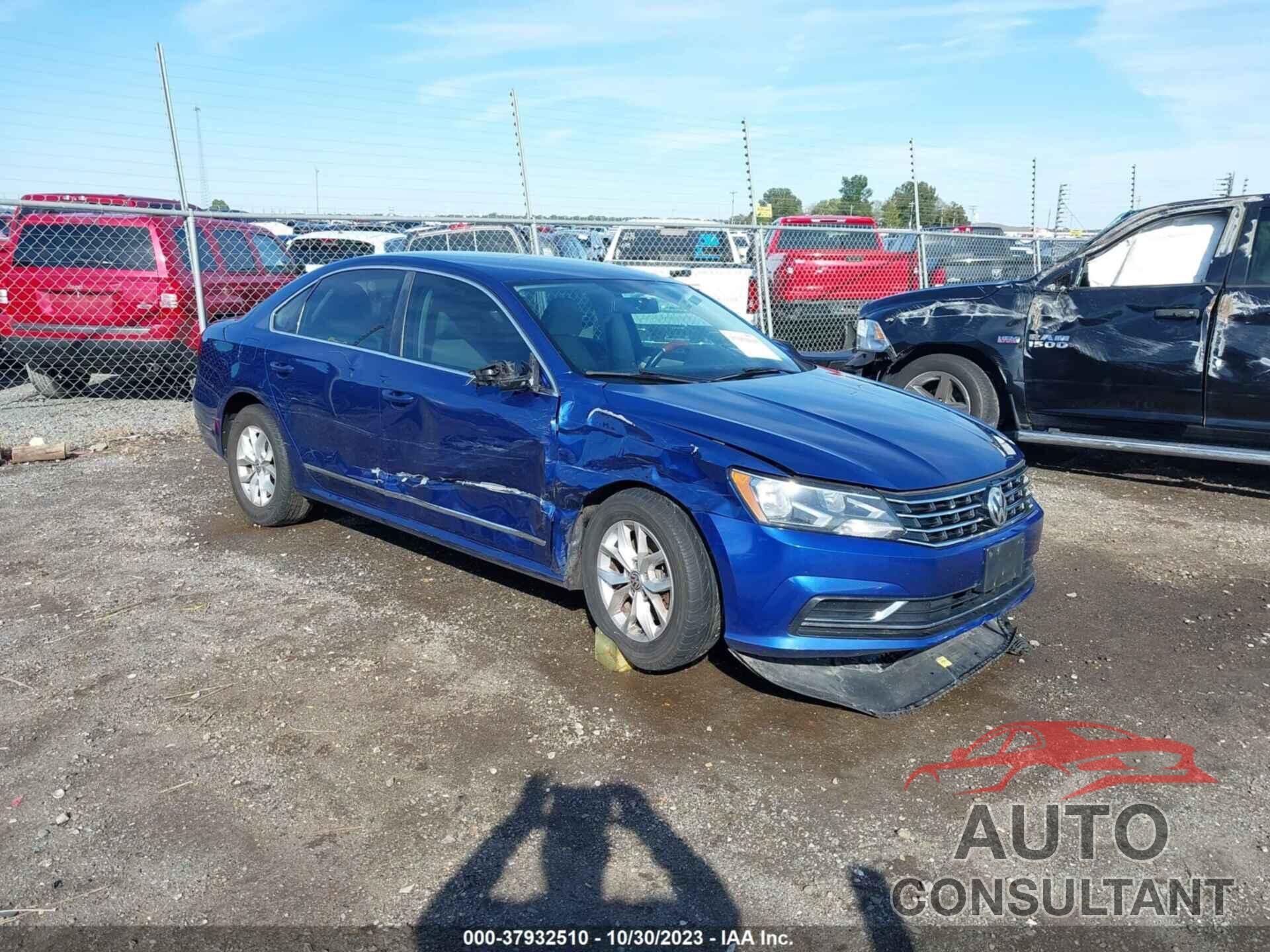 VOLKSWAGEN PASSAT 2017 - 1VWAT7A31HC008161