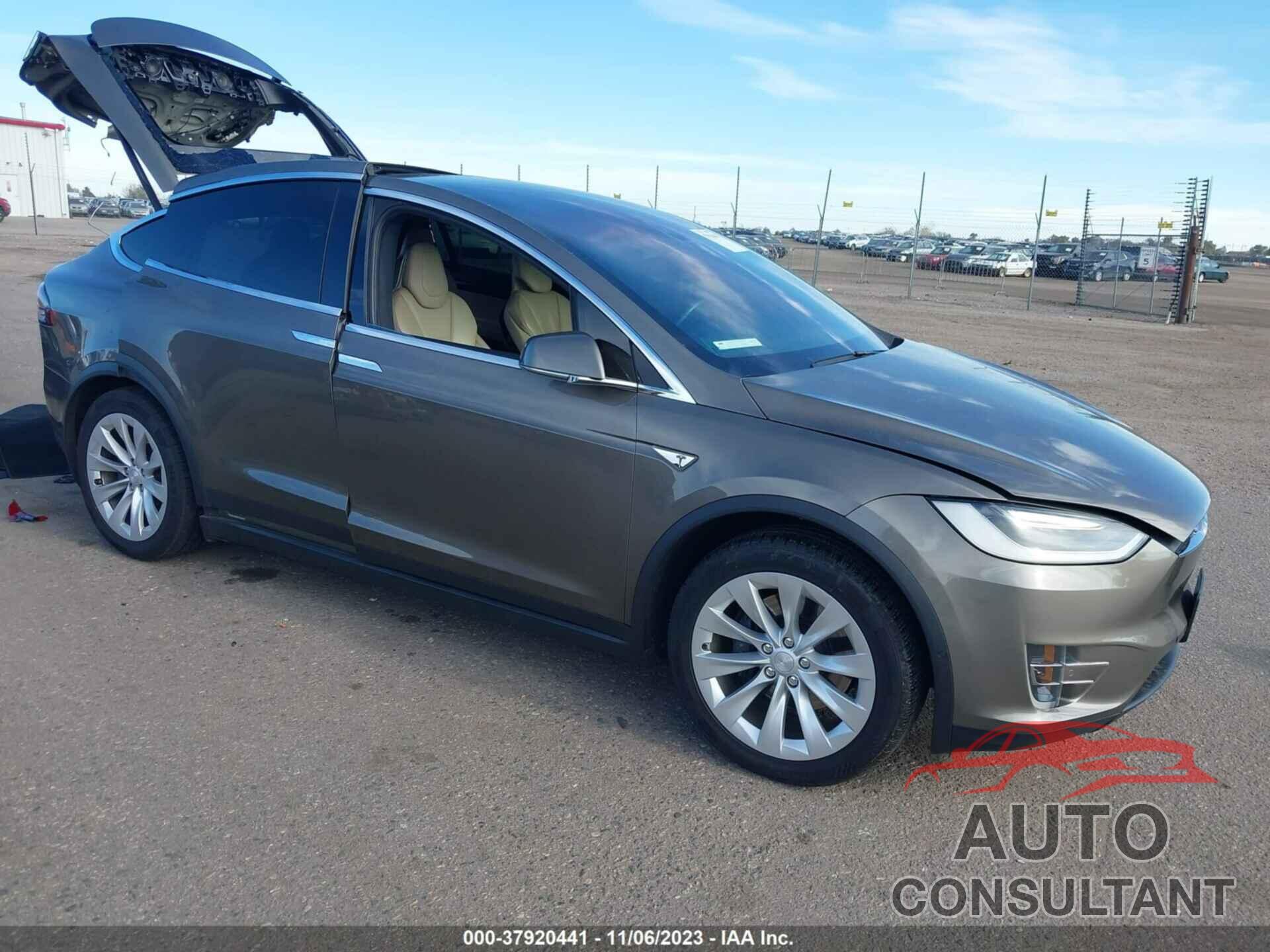 TESLA MODEL X 2016 - 5YJXCBE21GF016828