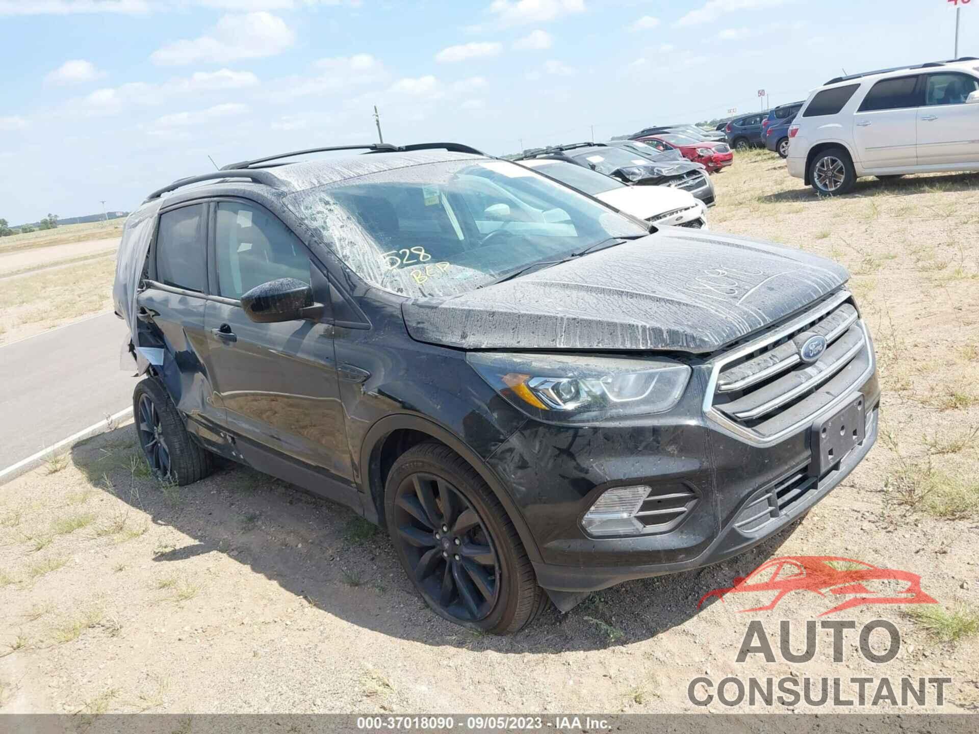 FORD ESCAPE 2017 - 1FMCU9G92HUD89346
