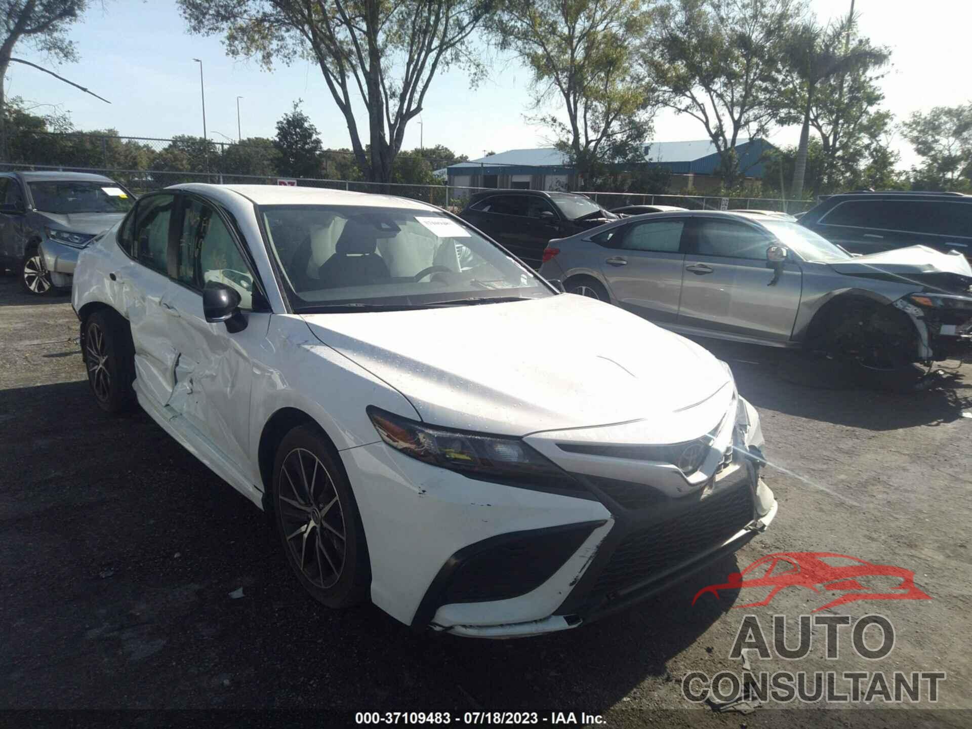 TOYOTA CAMRY 2022 - 4T1G11AK0NU657085