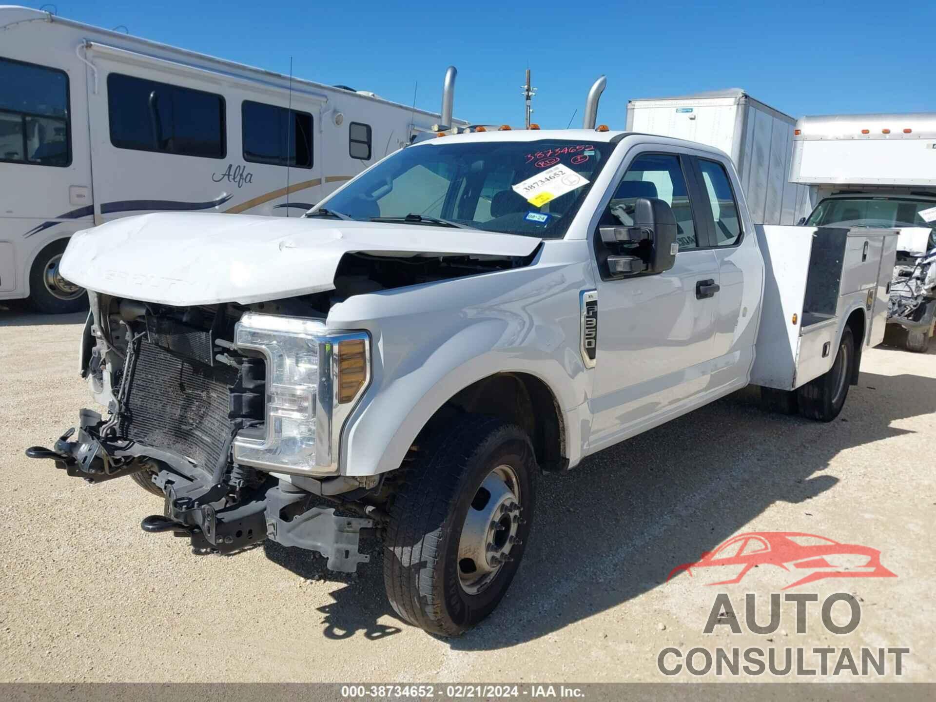 FORD F-350 CHASSIS 2019 - 1FD8X3G6XKEE91432