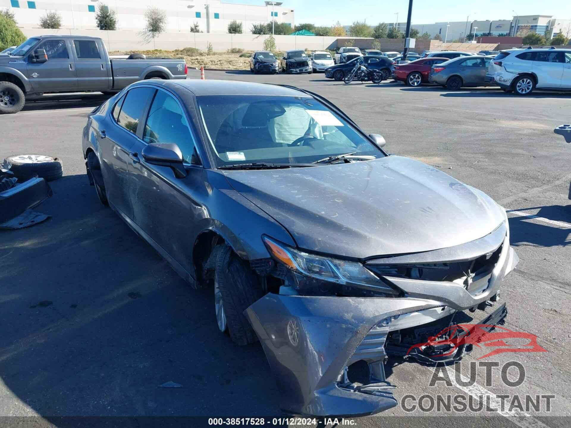 TOYOTA CAMRY 2018 - 4T1B11HK4JU508107