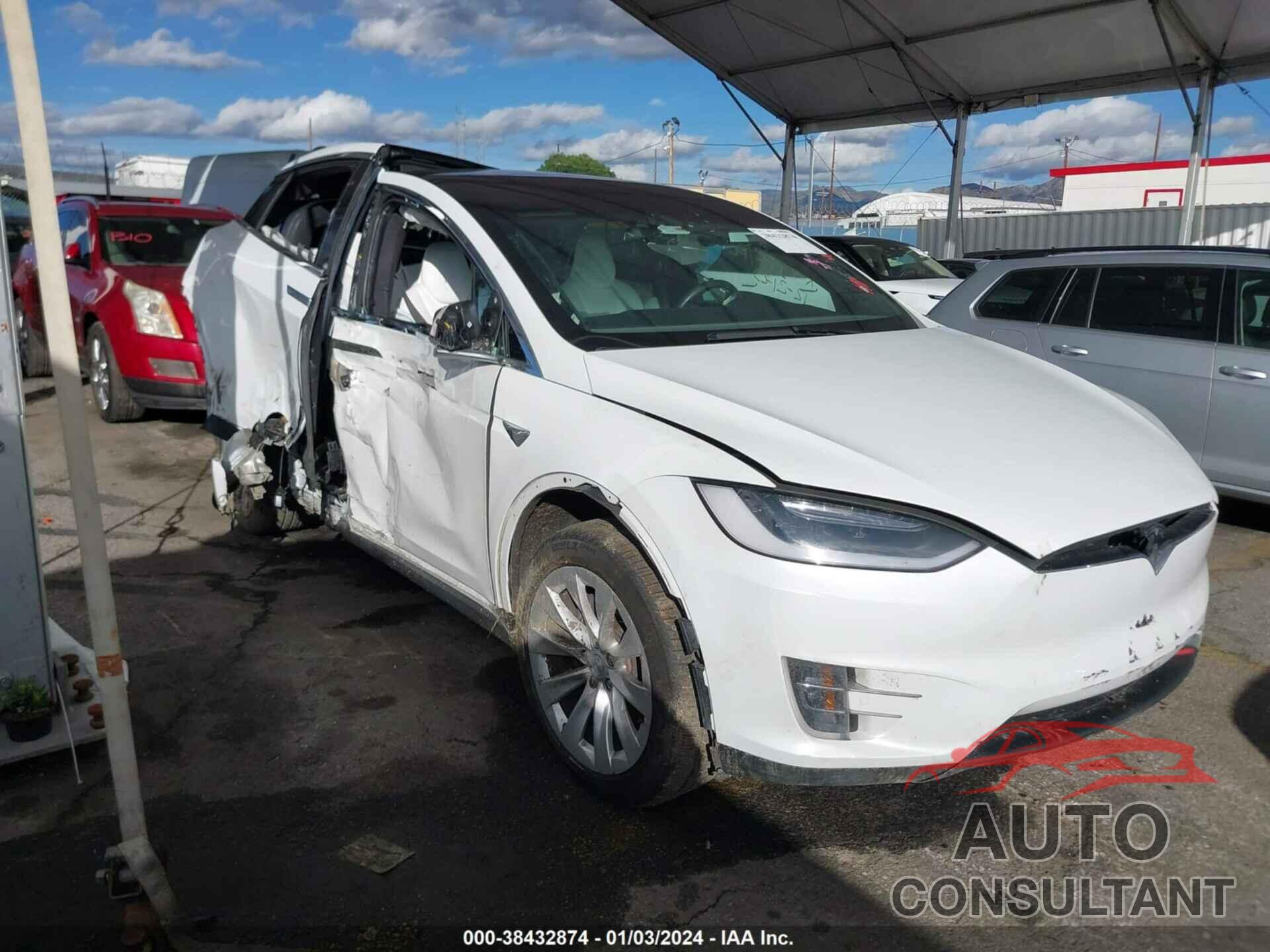 TESLA MODEL X 2018 - 5YJXCDE21JF104507