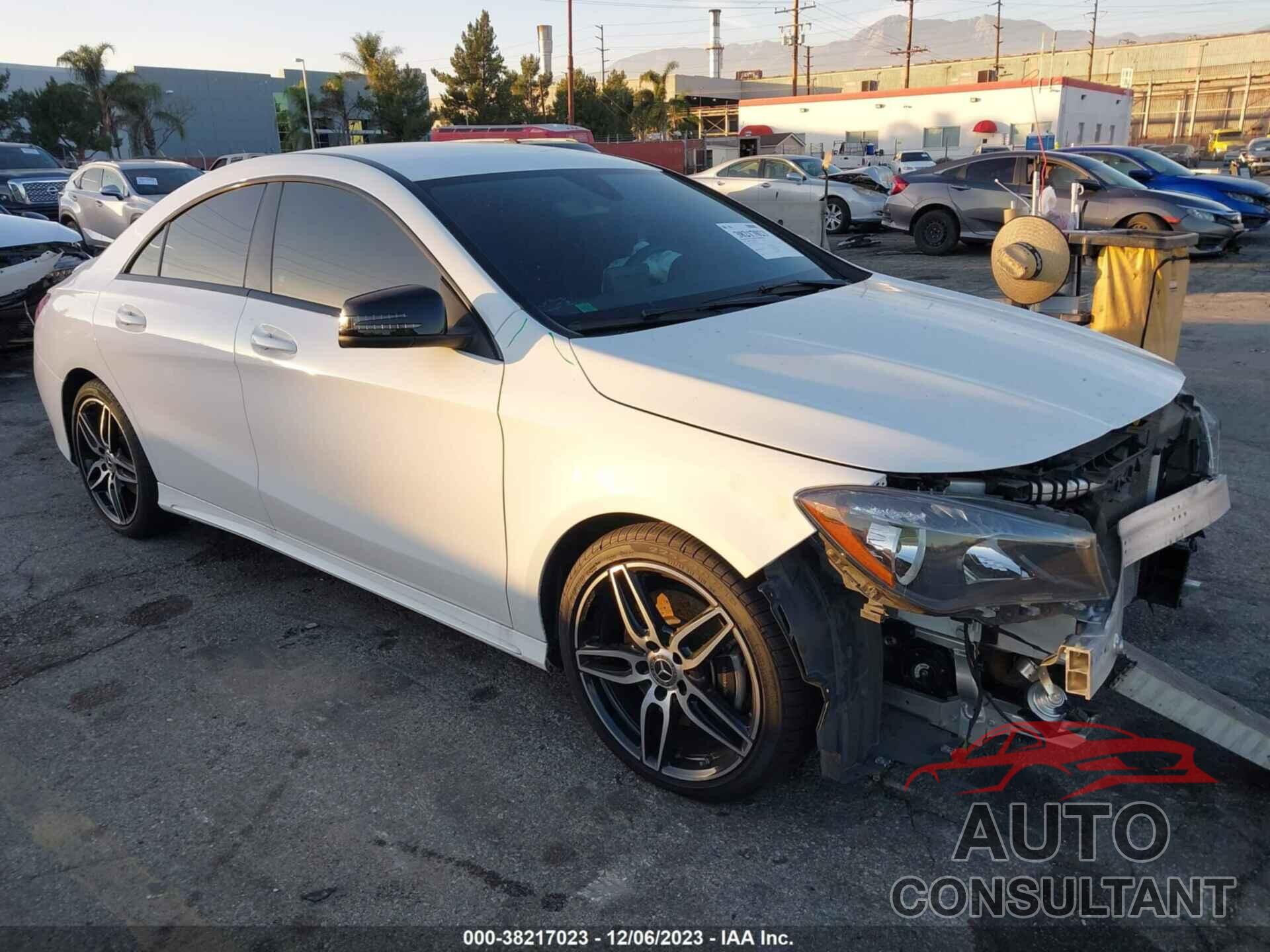 MERCEDES-BENZ CLA 250 2019 - WDDSJ4EB1KN761347