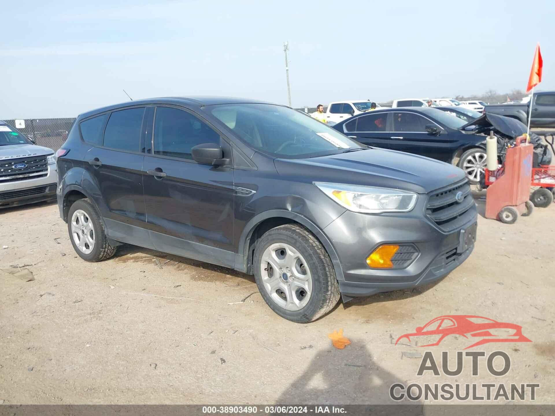 FORD ESCAPE 2017 - 1FMCU0F71HUC49249