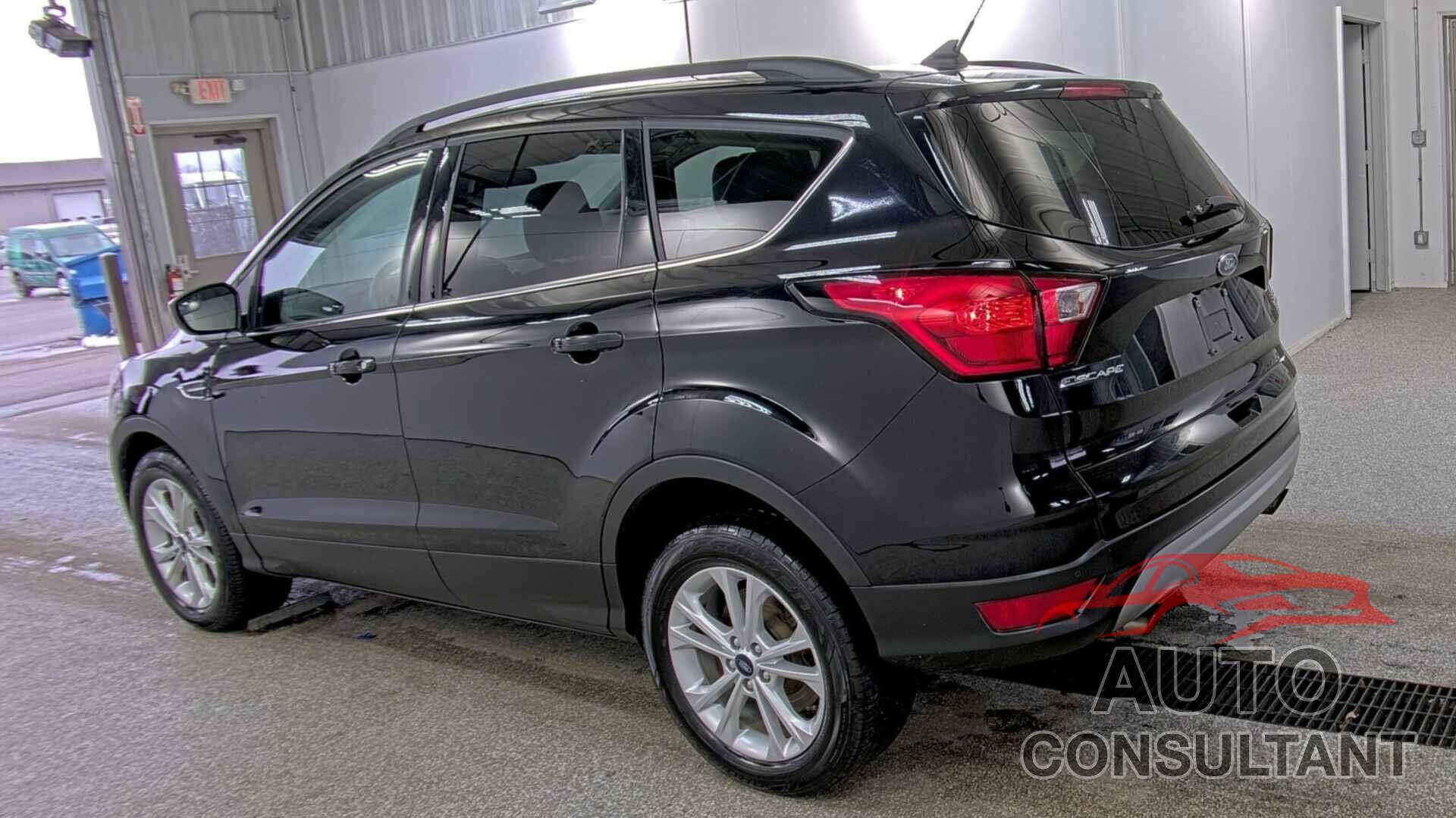 FORD ESCAPE 2019 - 1FMCU9HD0KUA65628