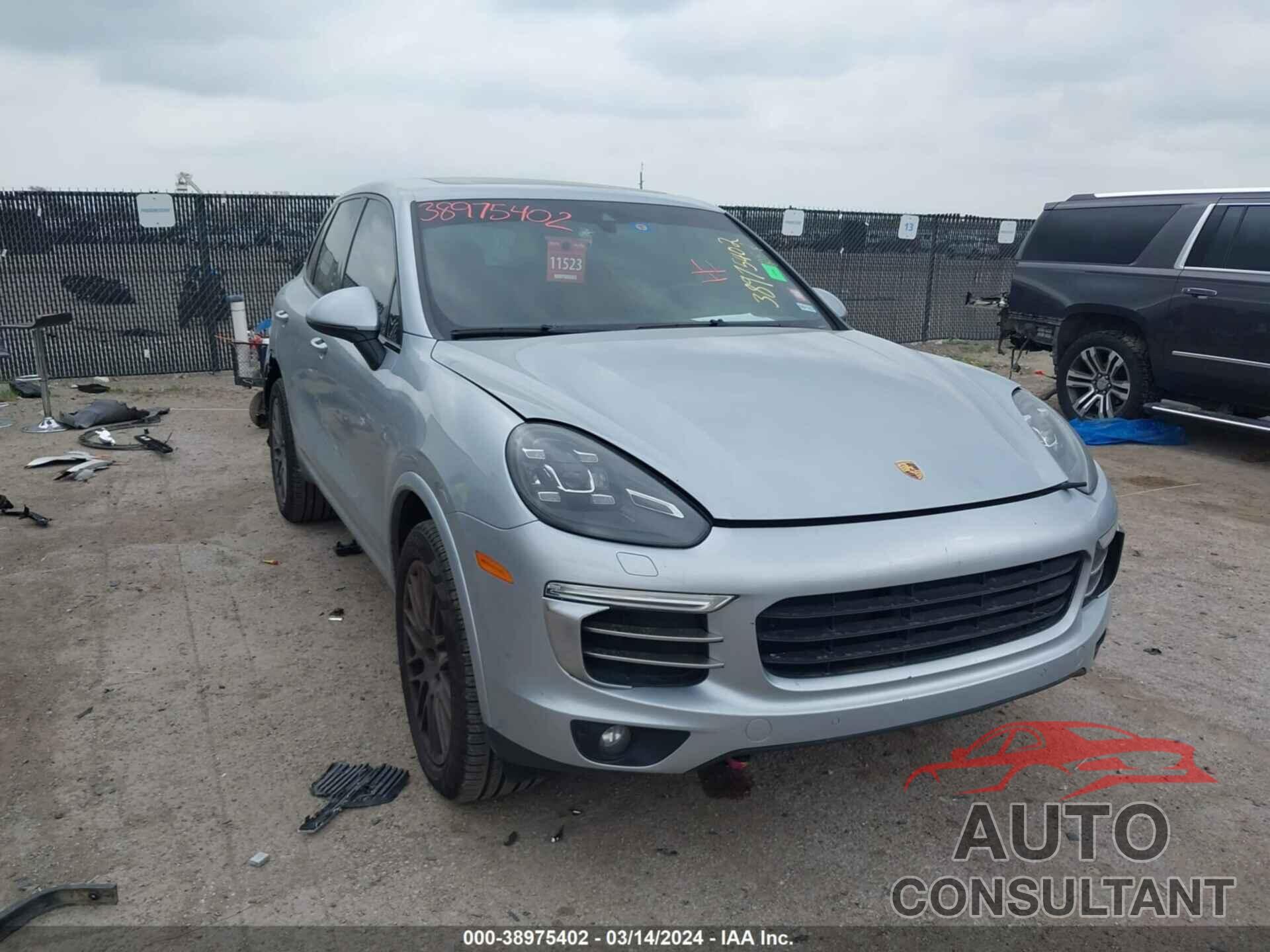 PORSCHE CAYENNE 2017 - WP1AA2A29HKA81513