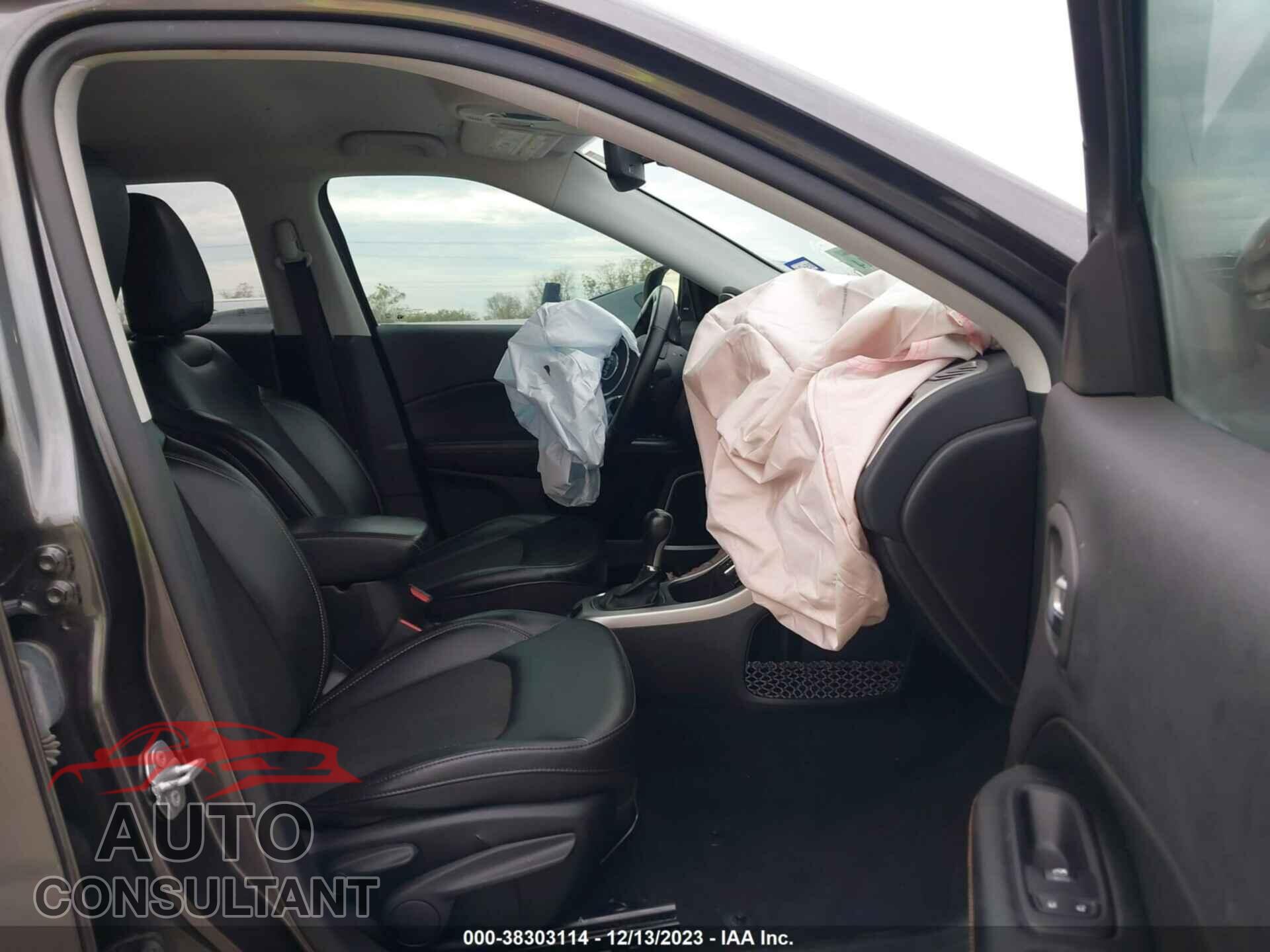 JEEP COMPASS 2019 - 3C4NJCBB7KT844089