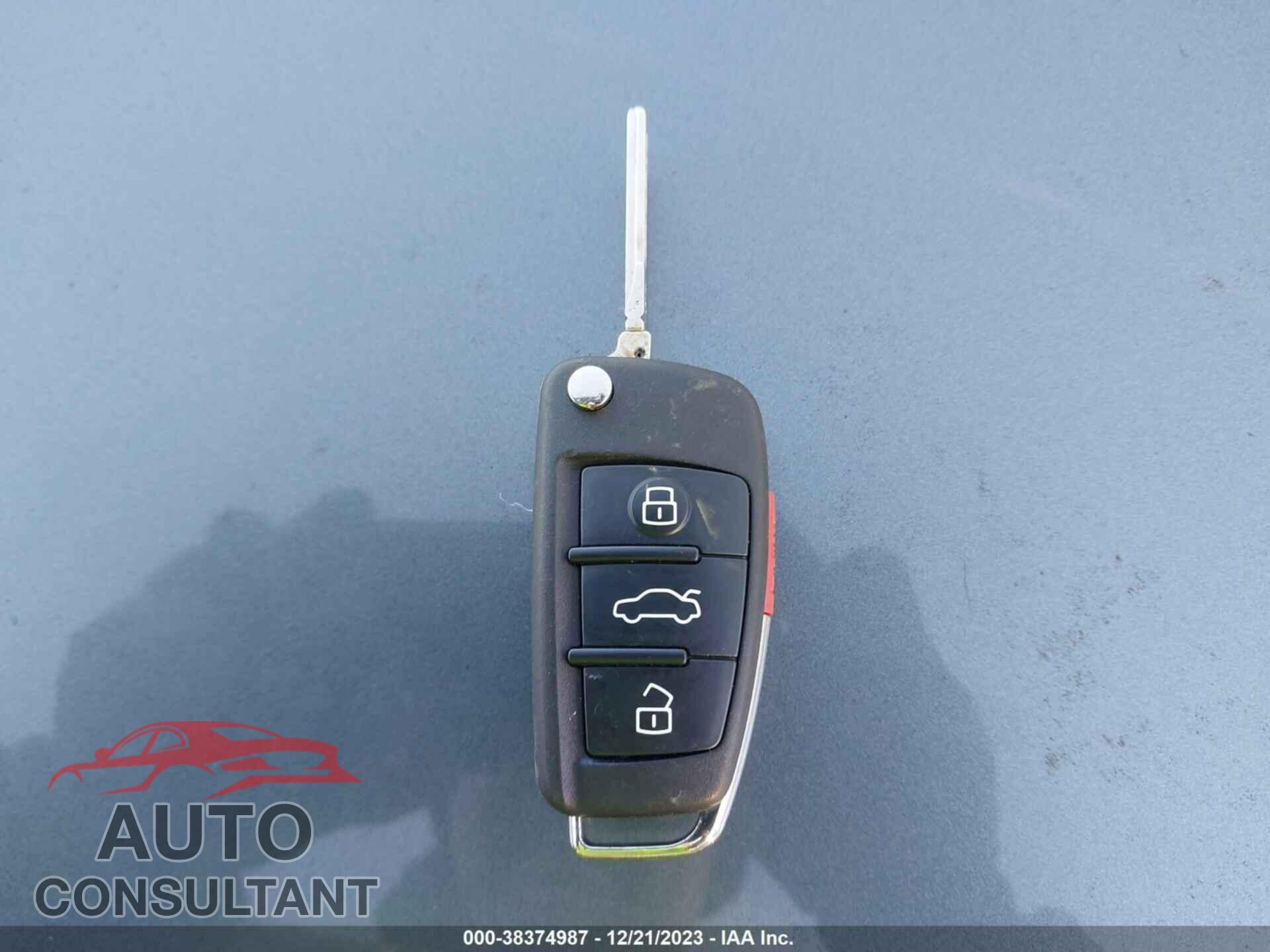 AUDI A3 2019 - WAUJEGFF0KA092425