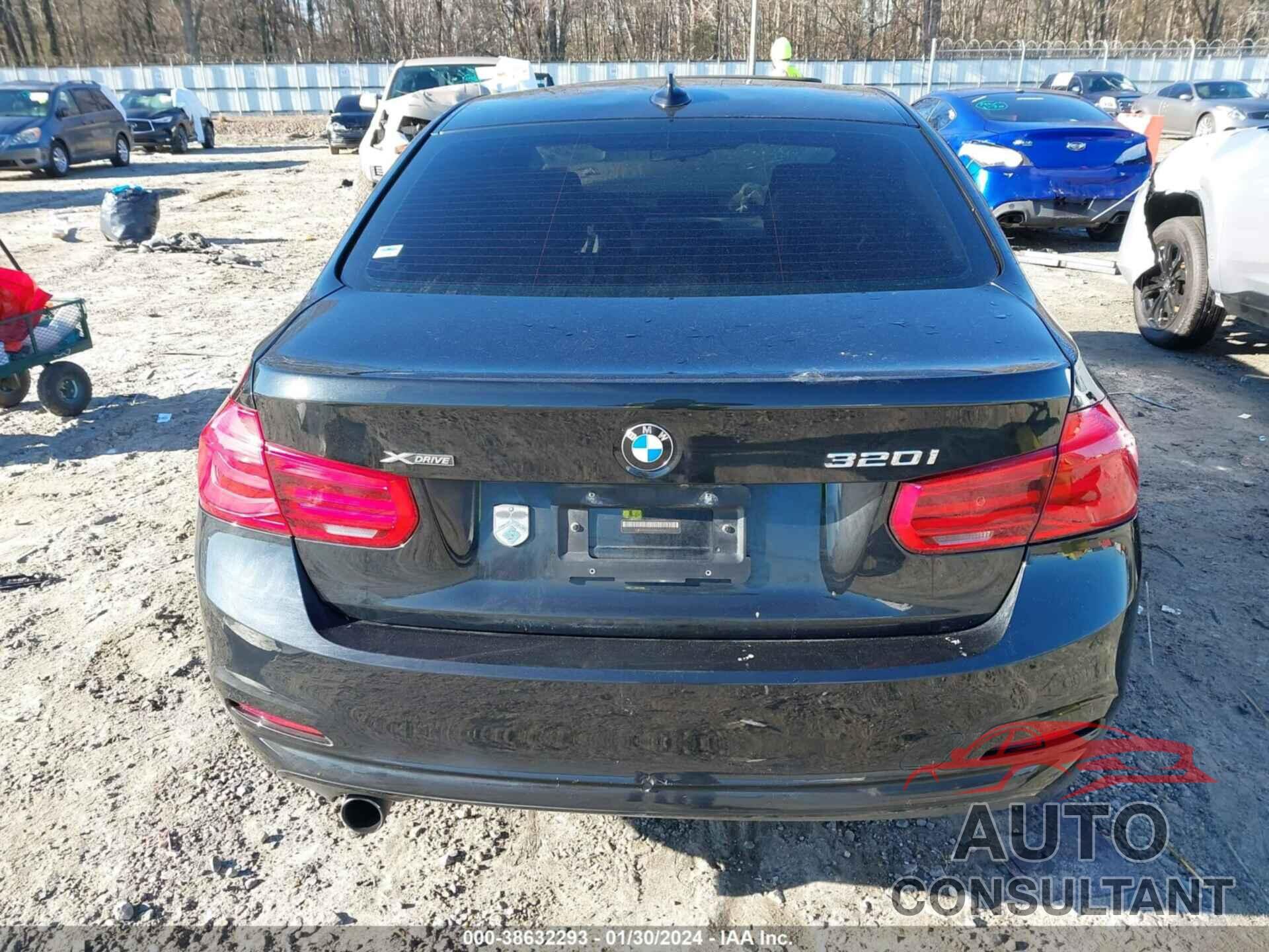 BMW 320I 2018 - WBA8E5G52JNU46185