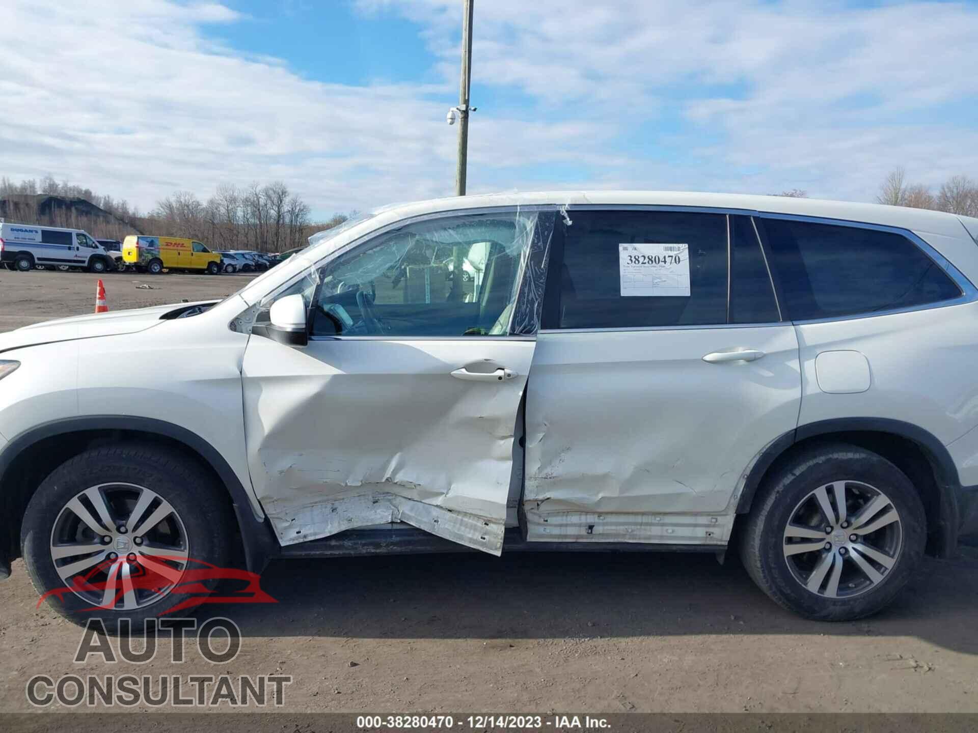 HONDA PILOT 2017 - 5FNYF6H76HB079113